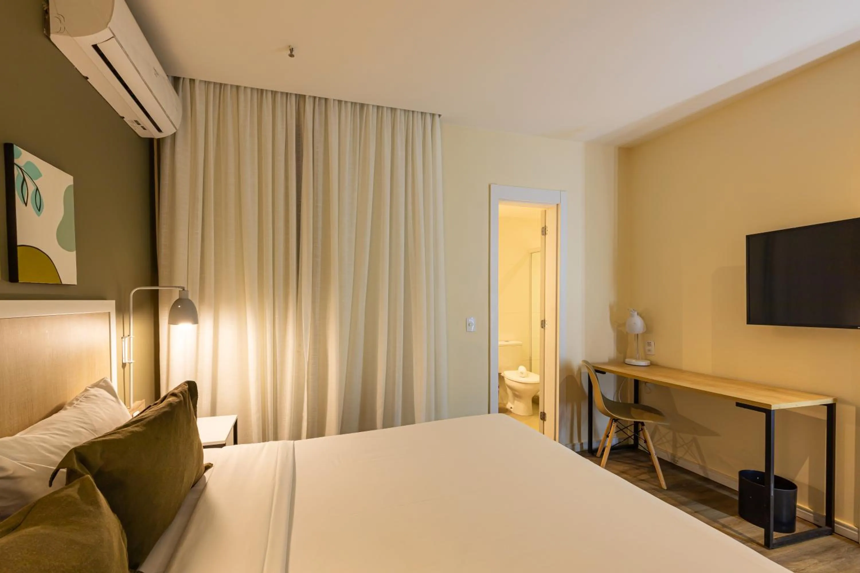 Bedroom, Bed in B&B HOTEL Rio Copacabana Posto 5