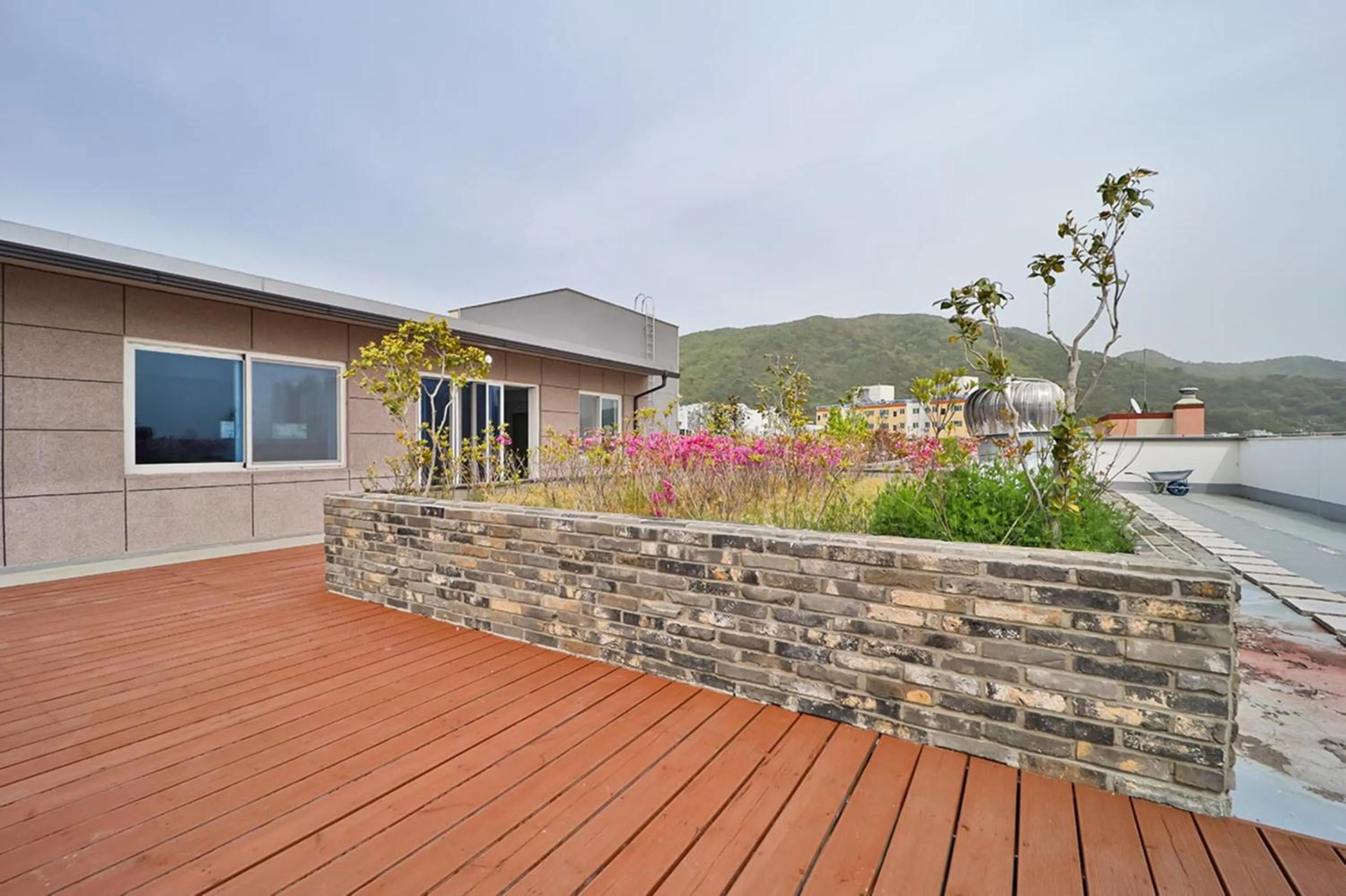 Property building in Gimhae City Hotel