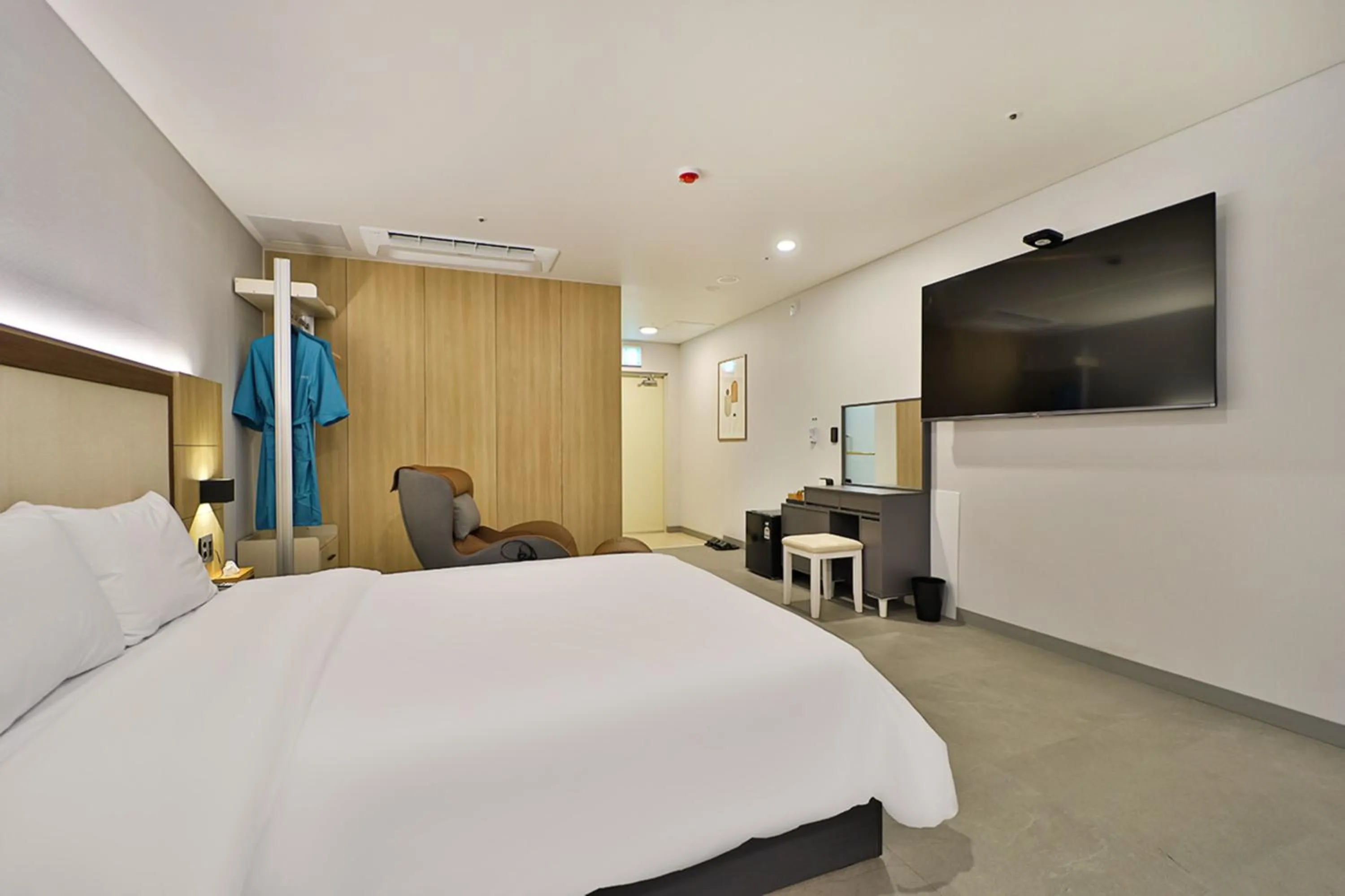 Bed in Gimhae City Hotel