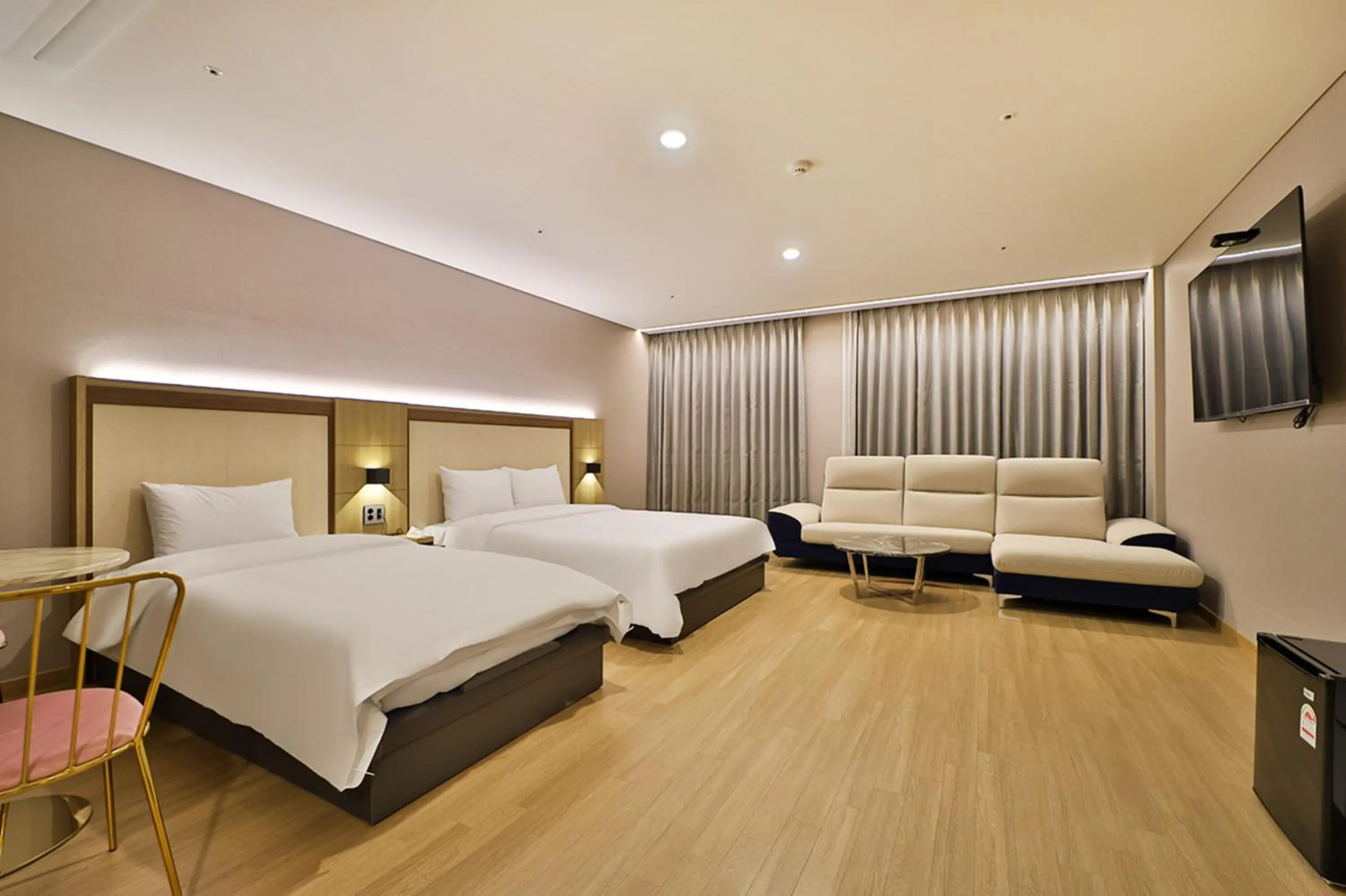 Bed in Gimhae City Hotel