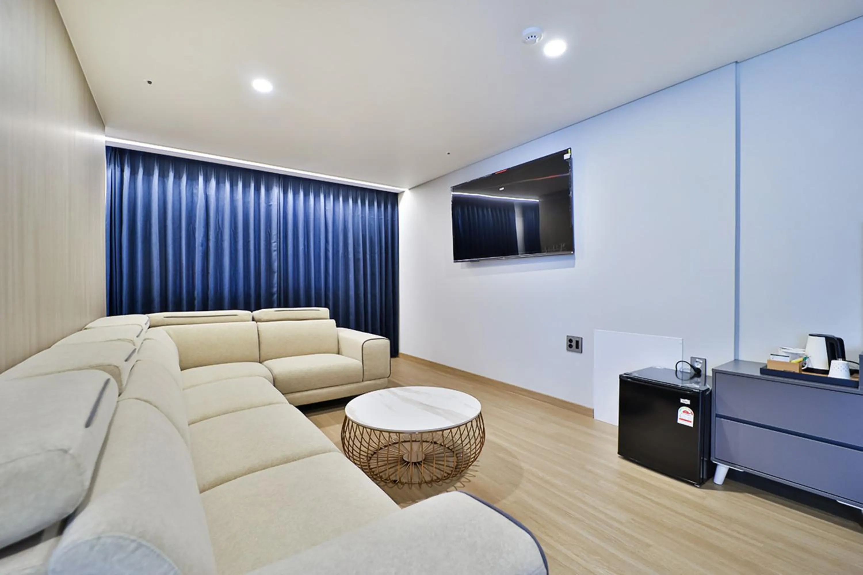 Living room in Gimhae City Hotel