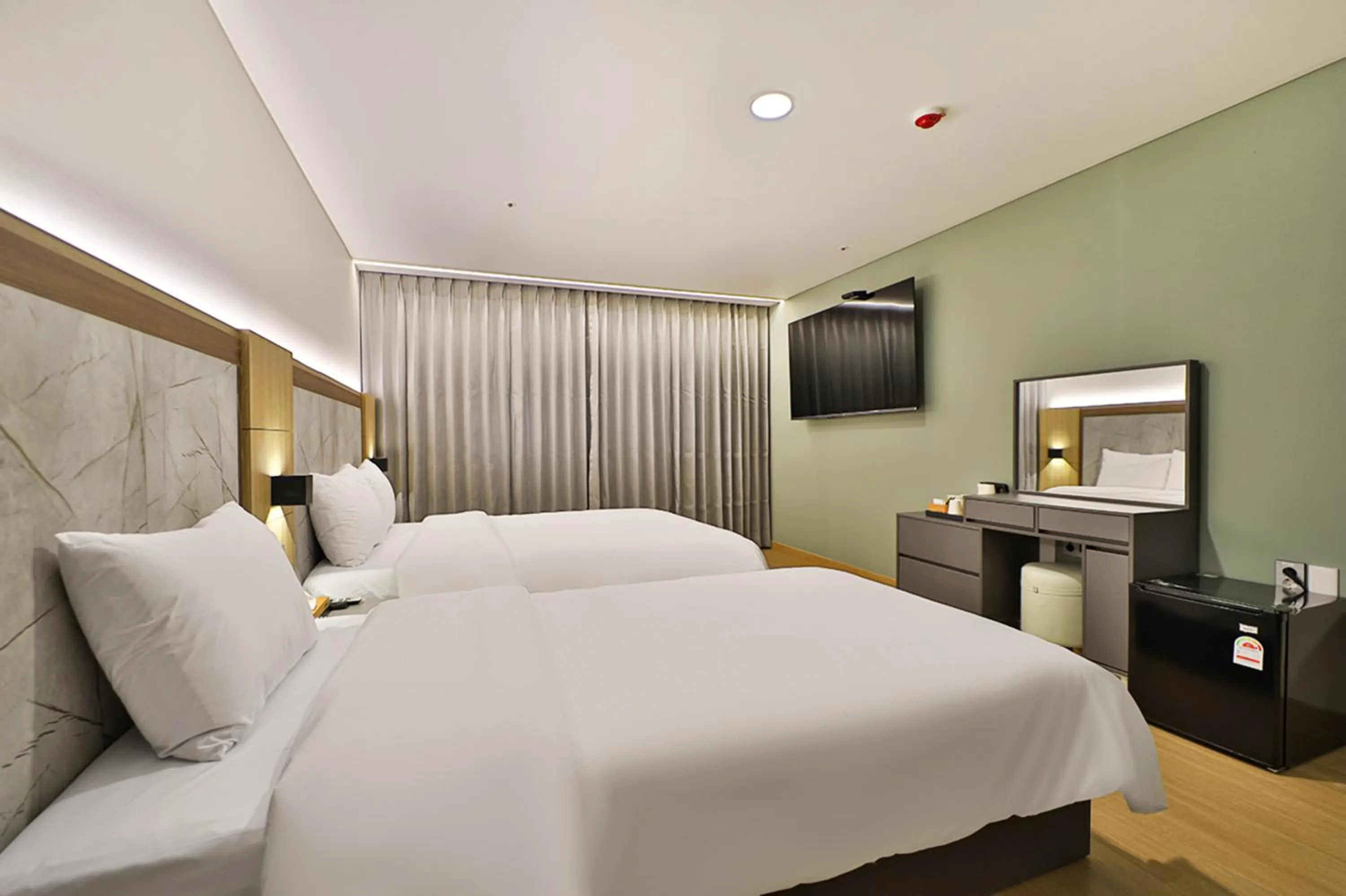 Bedroom, Bed in Gimhae City Hotel