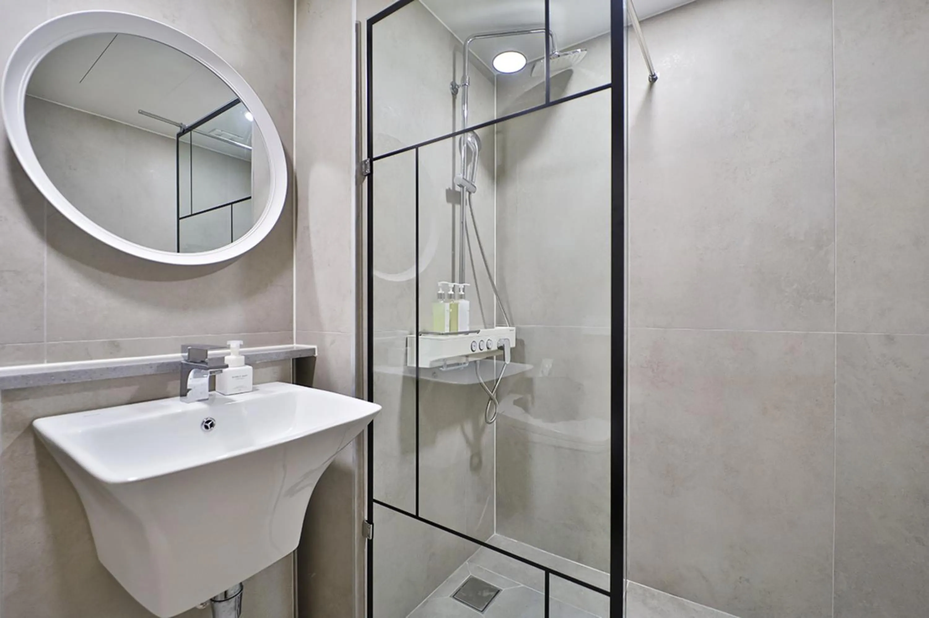 Bathroom in Gimhae City Hotel