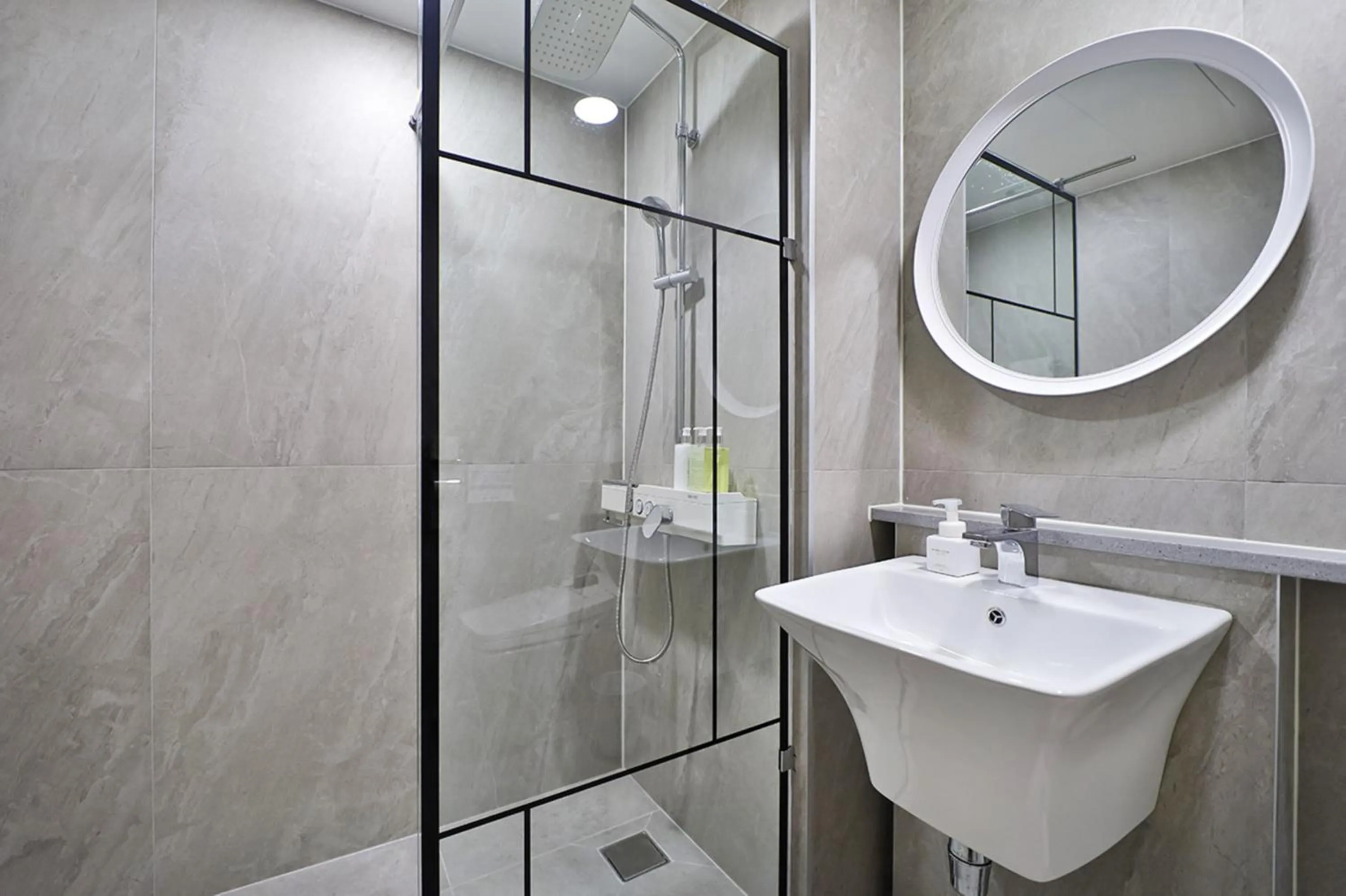 Shower in Gimhae City Hotel