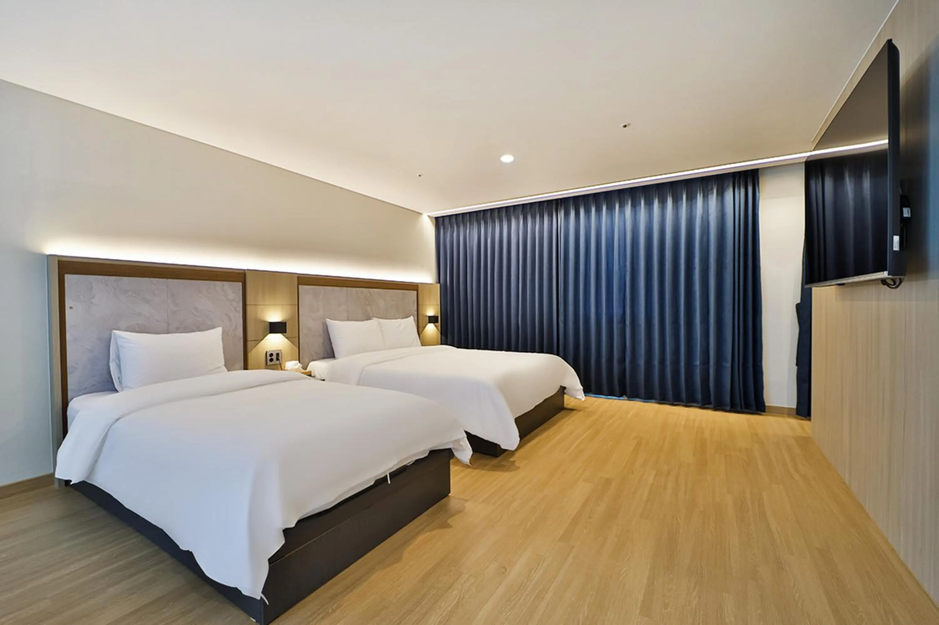 Bed in Gimhae City Hotel