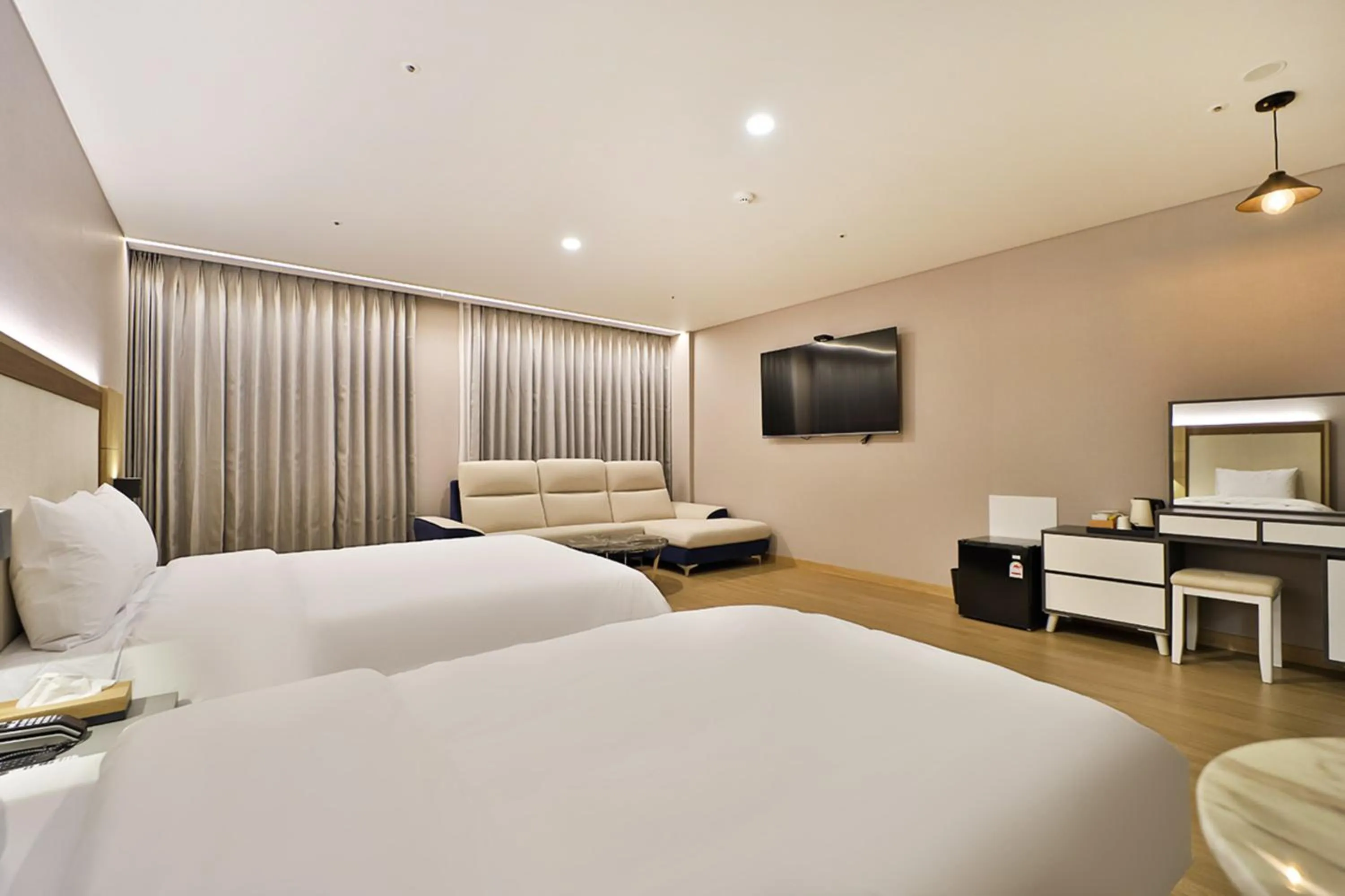 Bed in Gimhae City Hotel