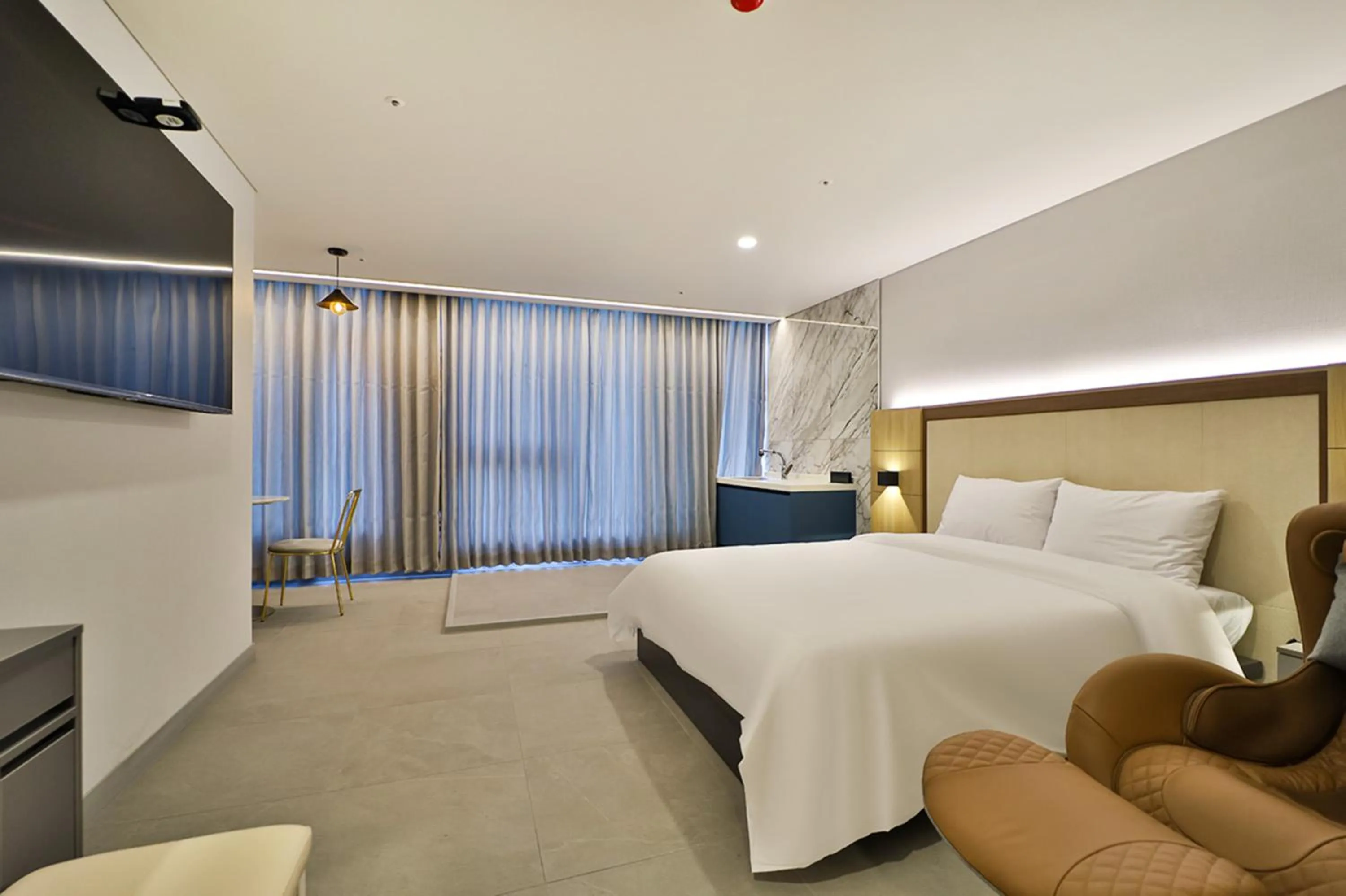 Bedroom, Bed in Gimhae City Hotel