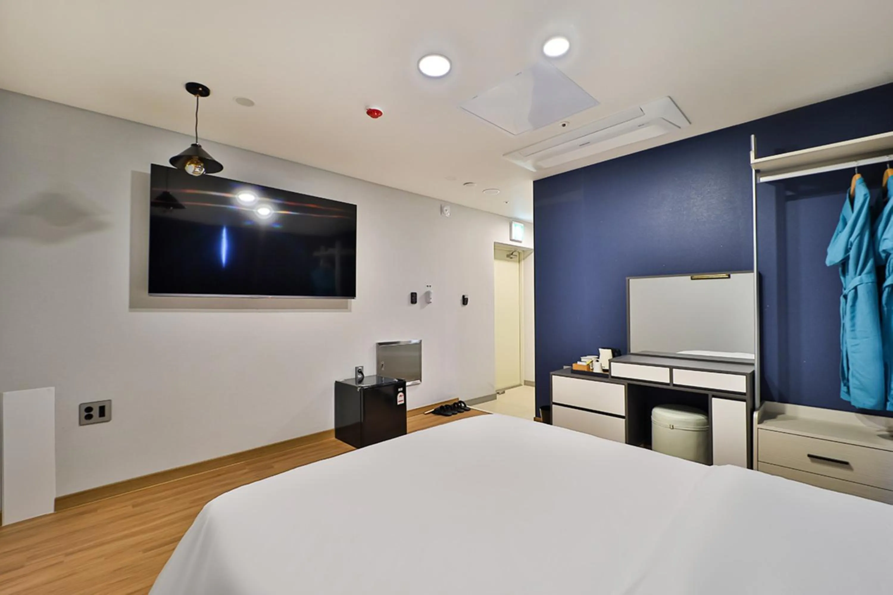 Bedroom, Bed in Gimhae City Hotel