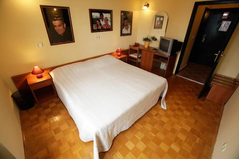Bed in Tribunia Beach Hotel