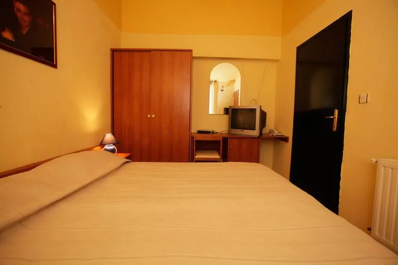 Bed in Tribunia Beach Hotel