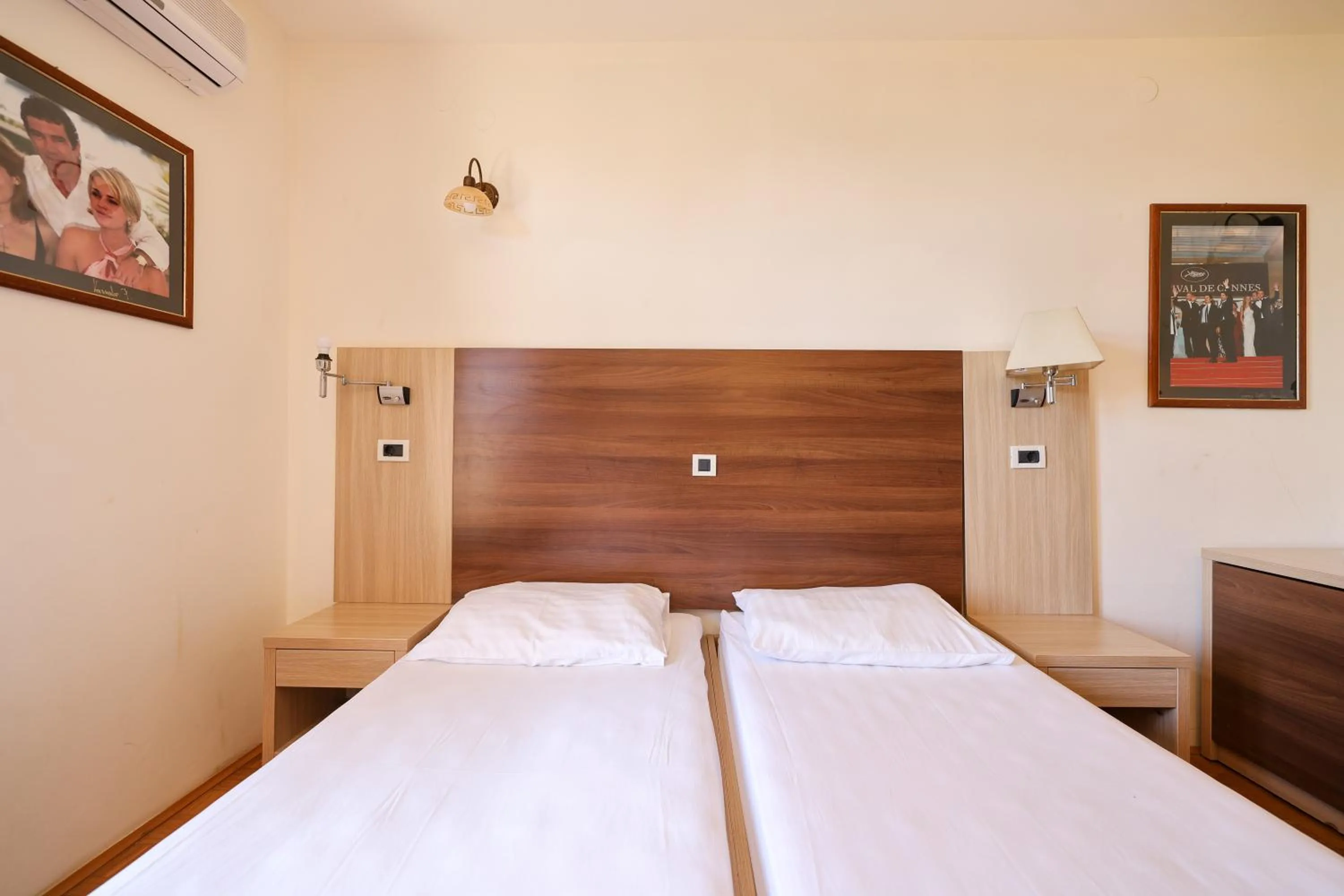 Bed in Tribunia Beach Hotel