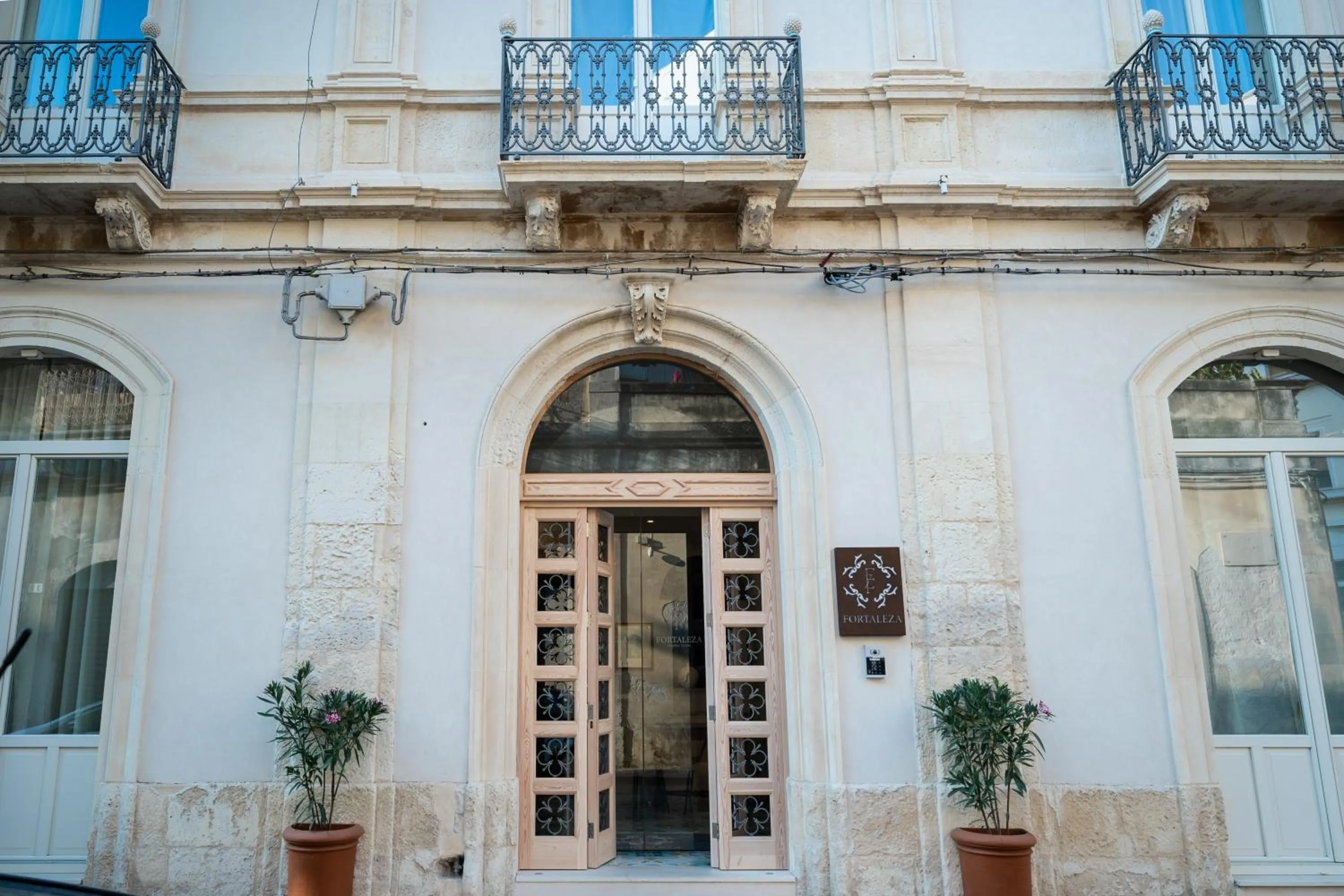 Facade/entrance in Fortaleza Charme House