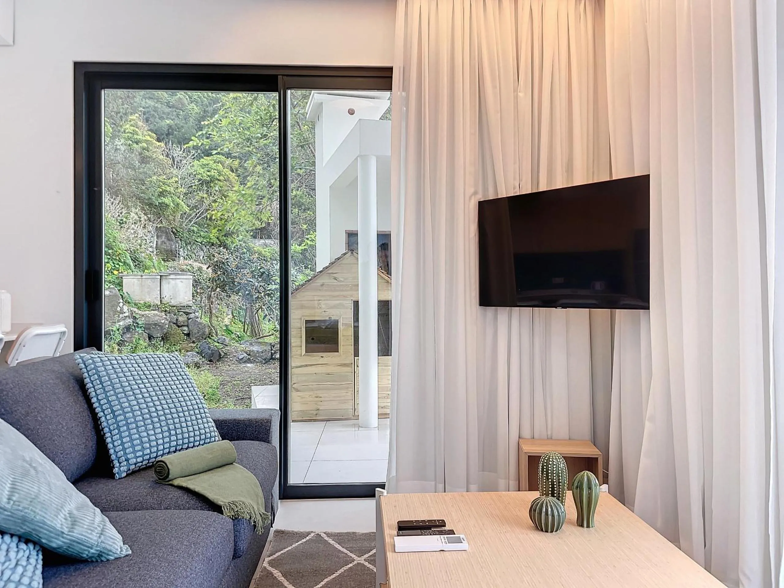 Communal lounge/ TV room in Mar Yam Garden by Atlantic Holiday