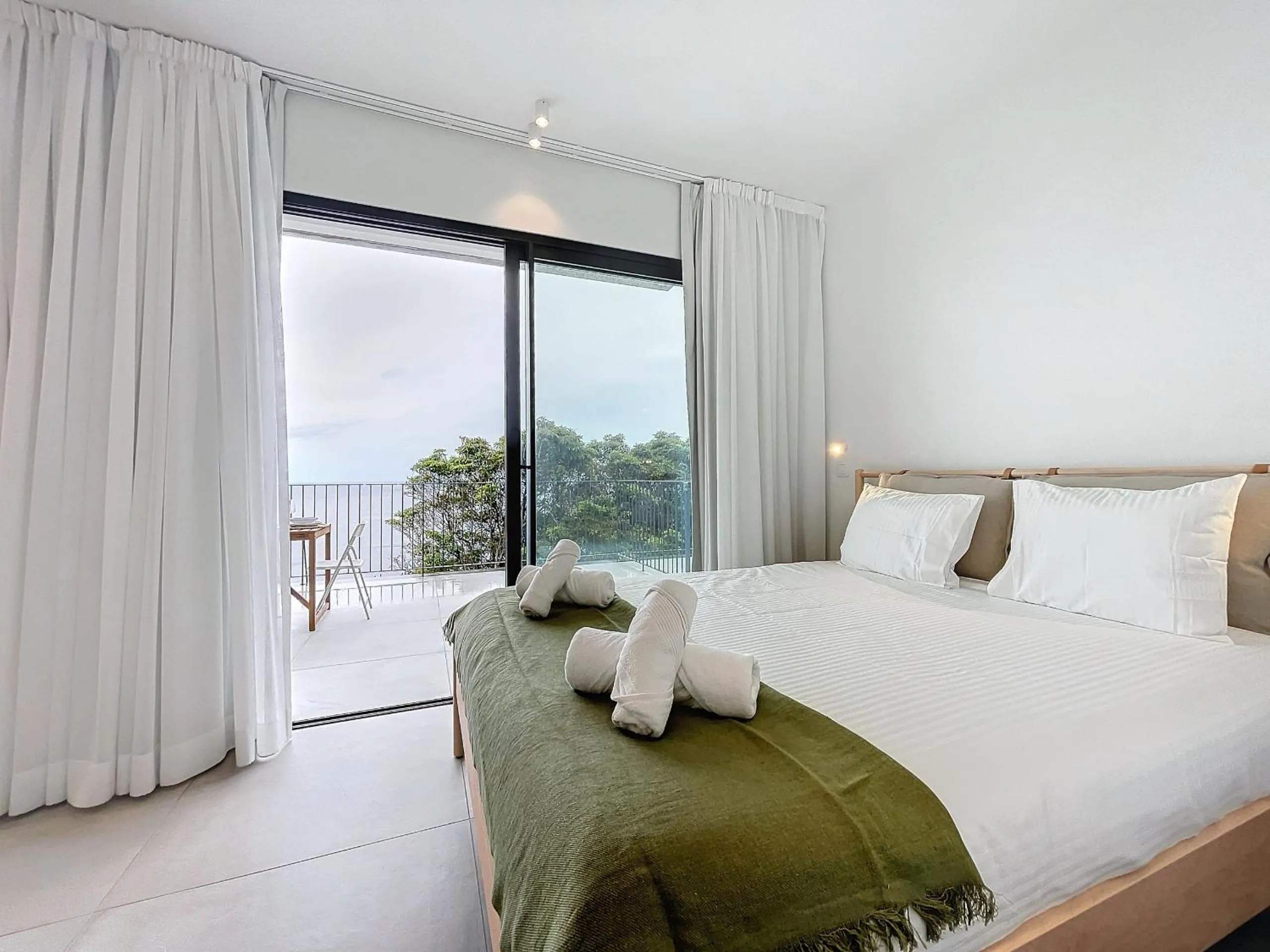 Bed in Mar Yam Garden by Atlantic Holiday