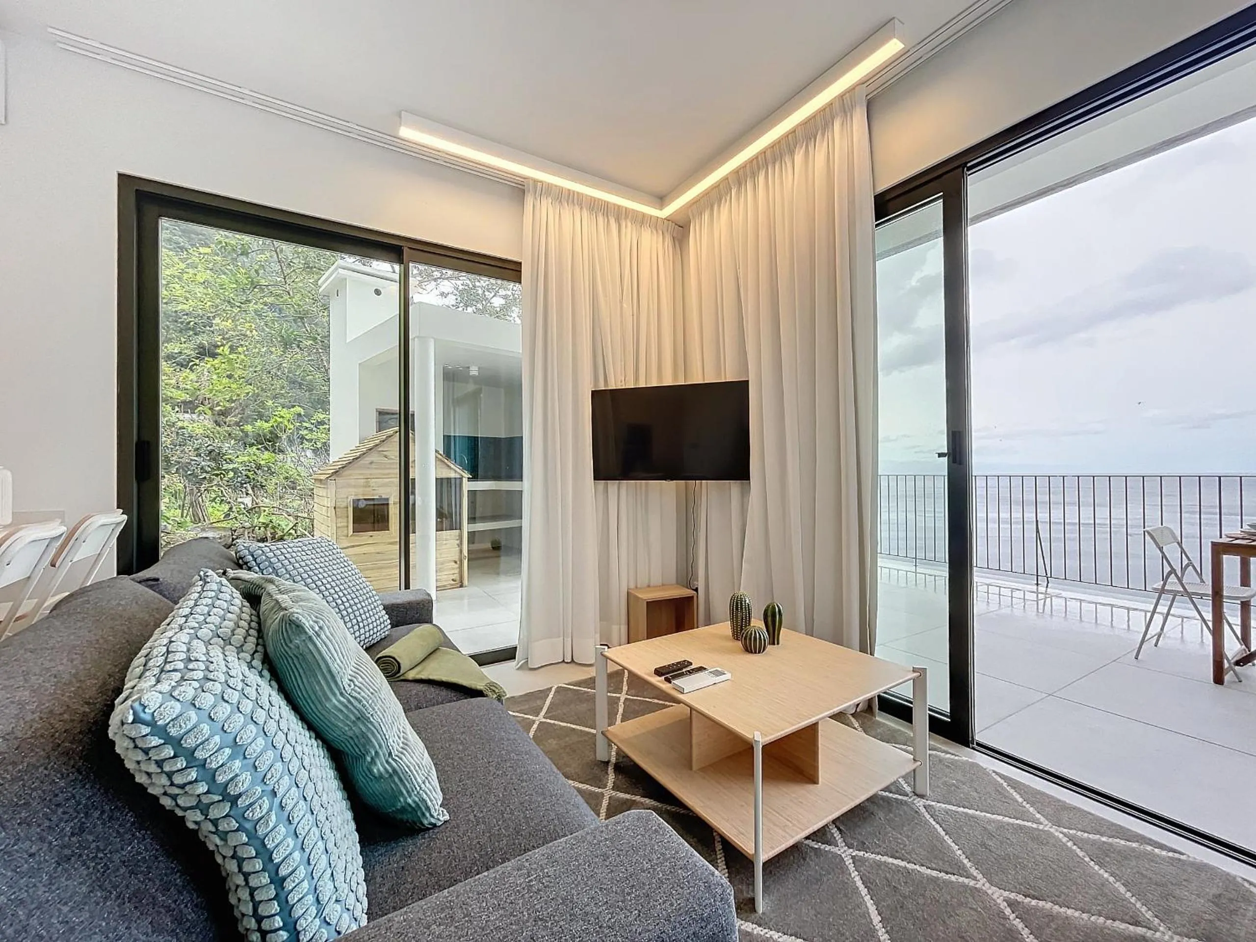 Communal lounge/ TV room in Mar Yam Garden by Atlantic Holiday