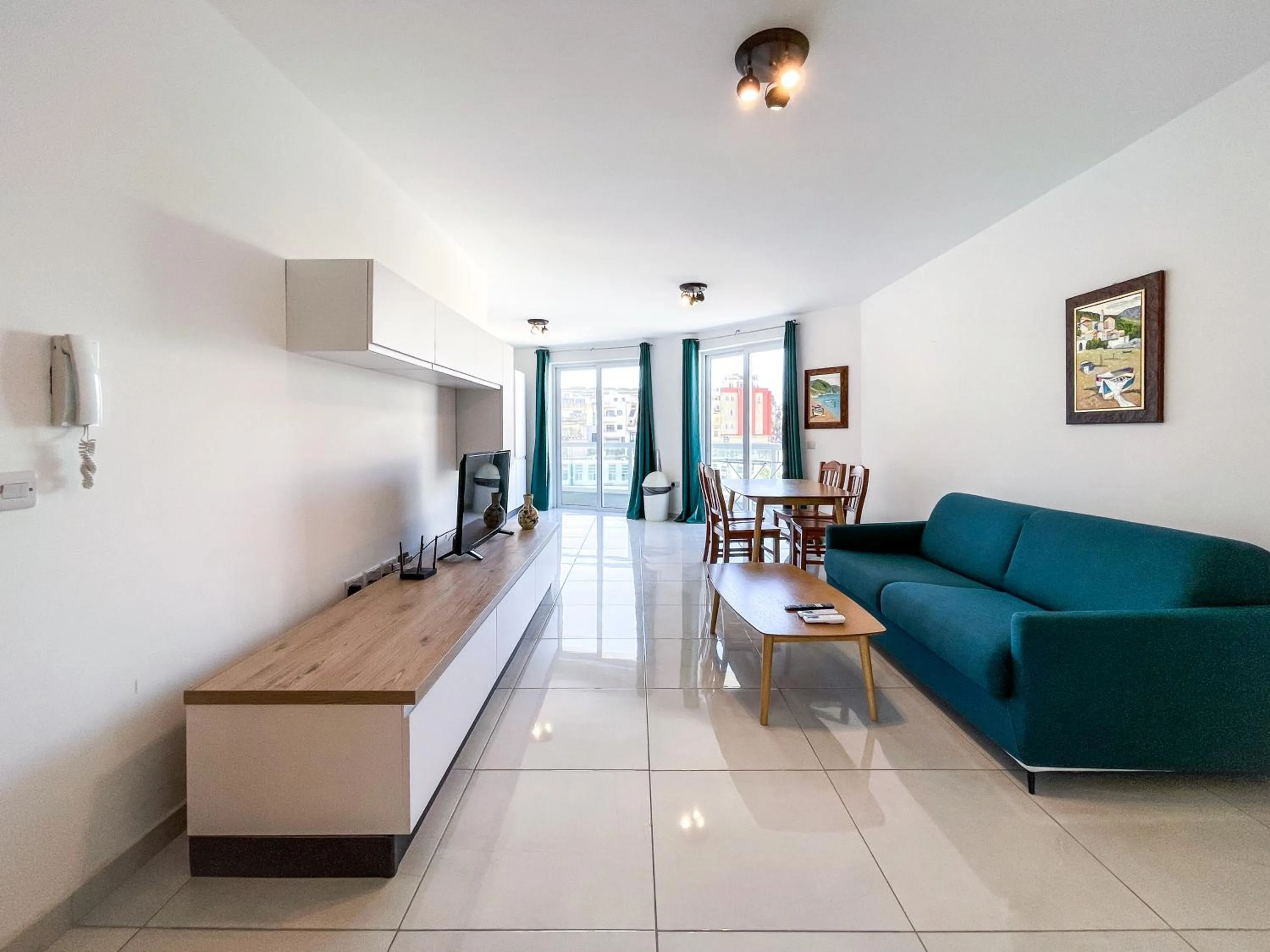 Msida Central Suites - EMMNIC Court