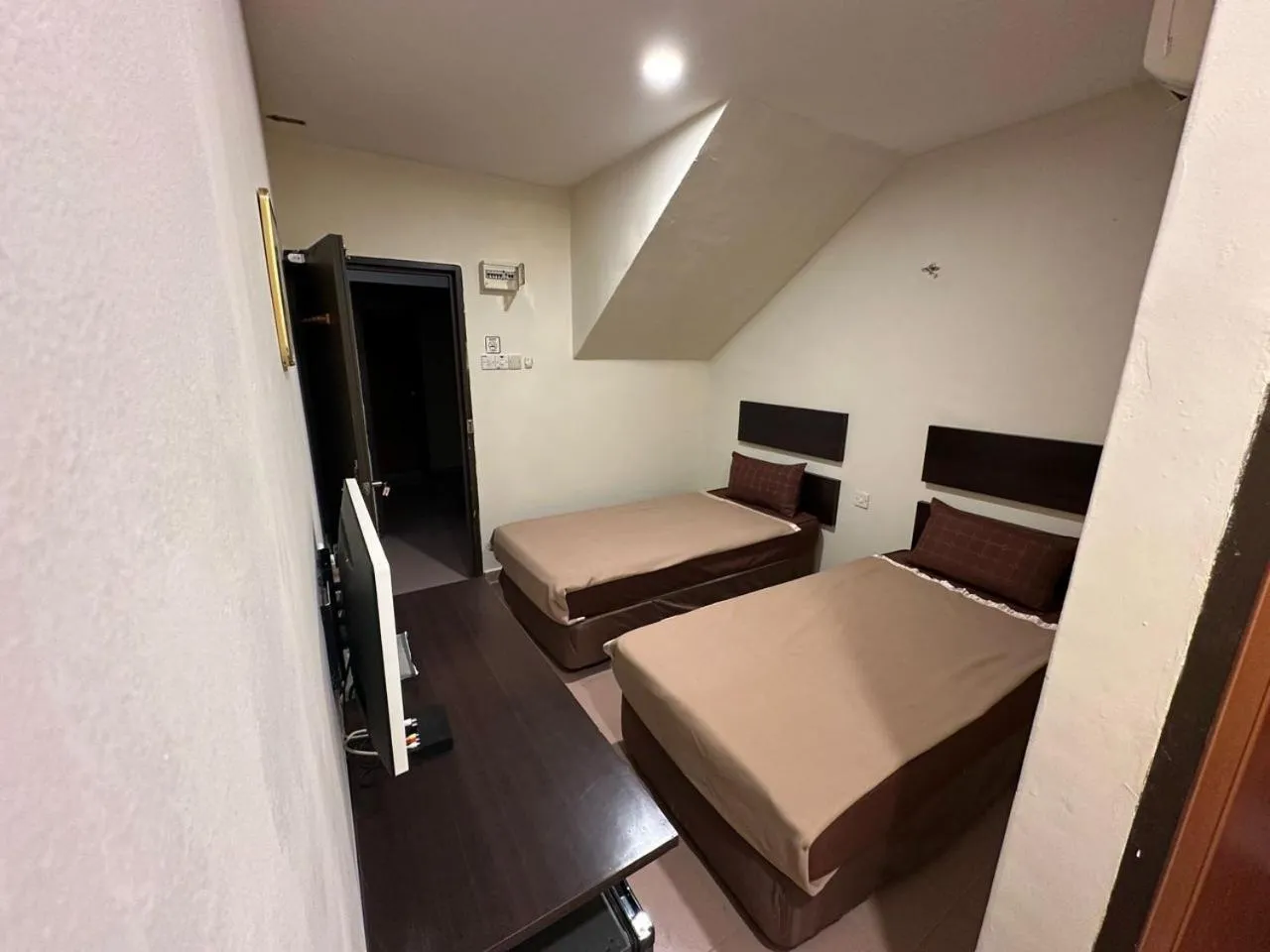 Photo of the whole room in Ezzy In Hotel
