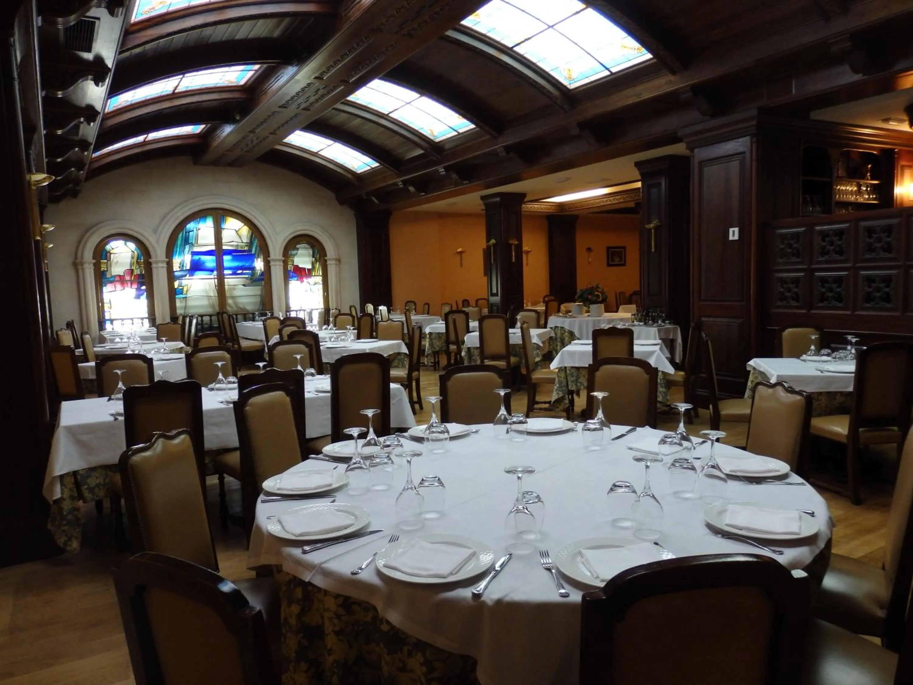 Restaurant/places to eat in Hotel Aranda