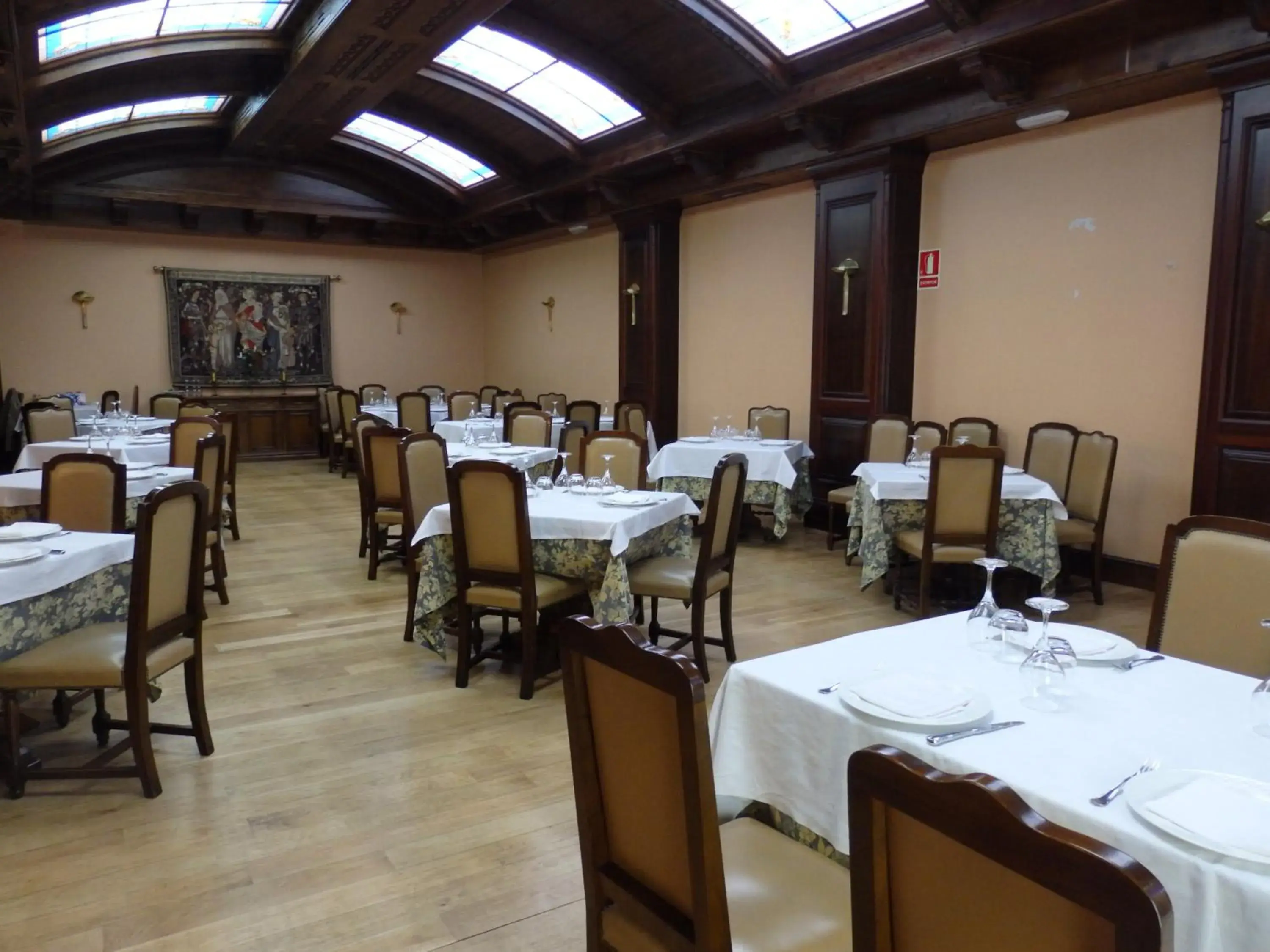 Restaurant/places to eat in Hotel Aranda Restaurant/places to eat in Hotel Aranda