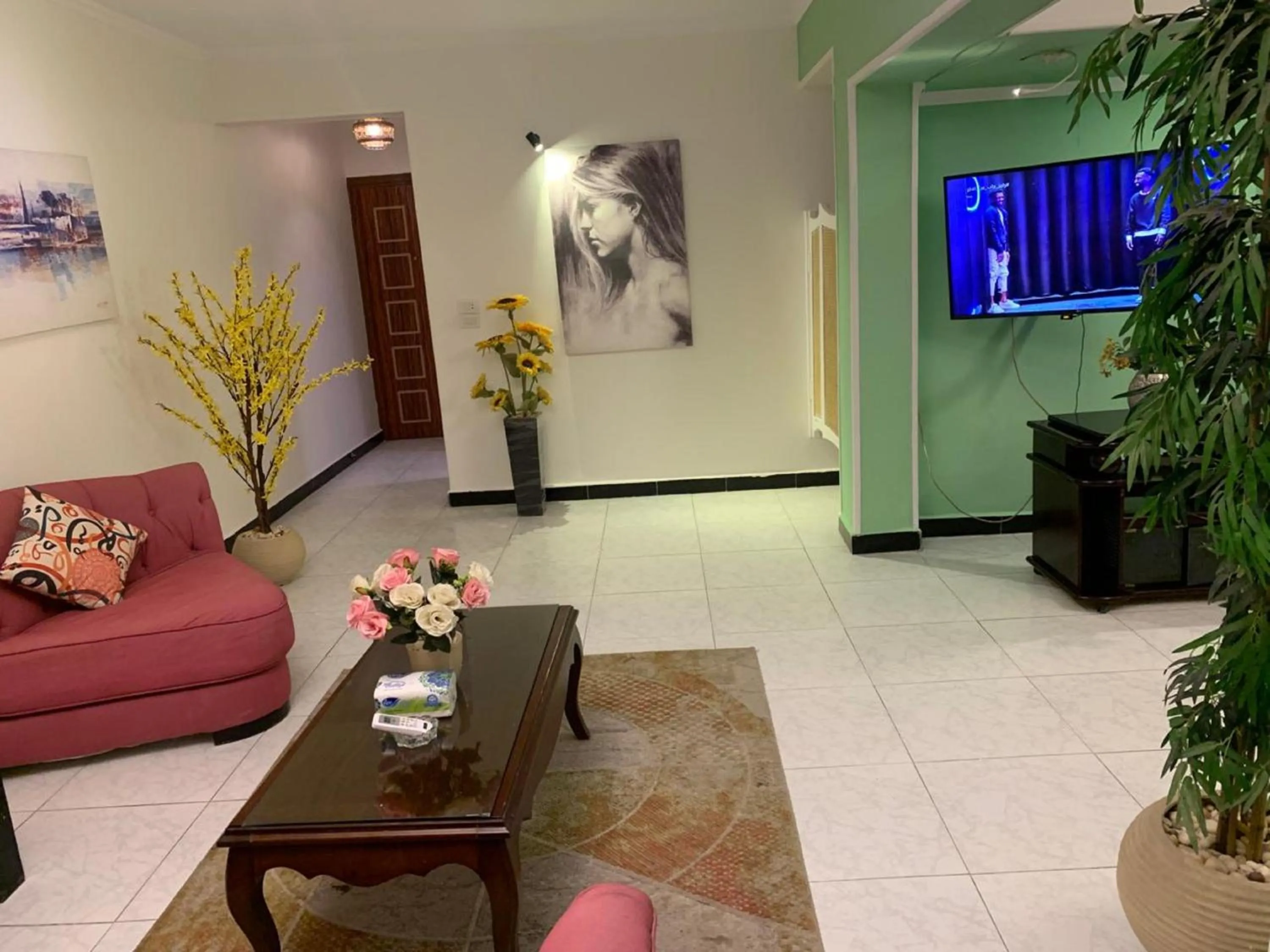 Communal lounge/ TV room in Casa Elegant
