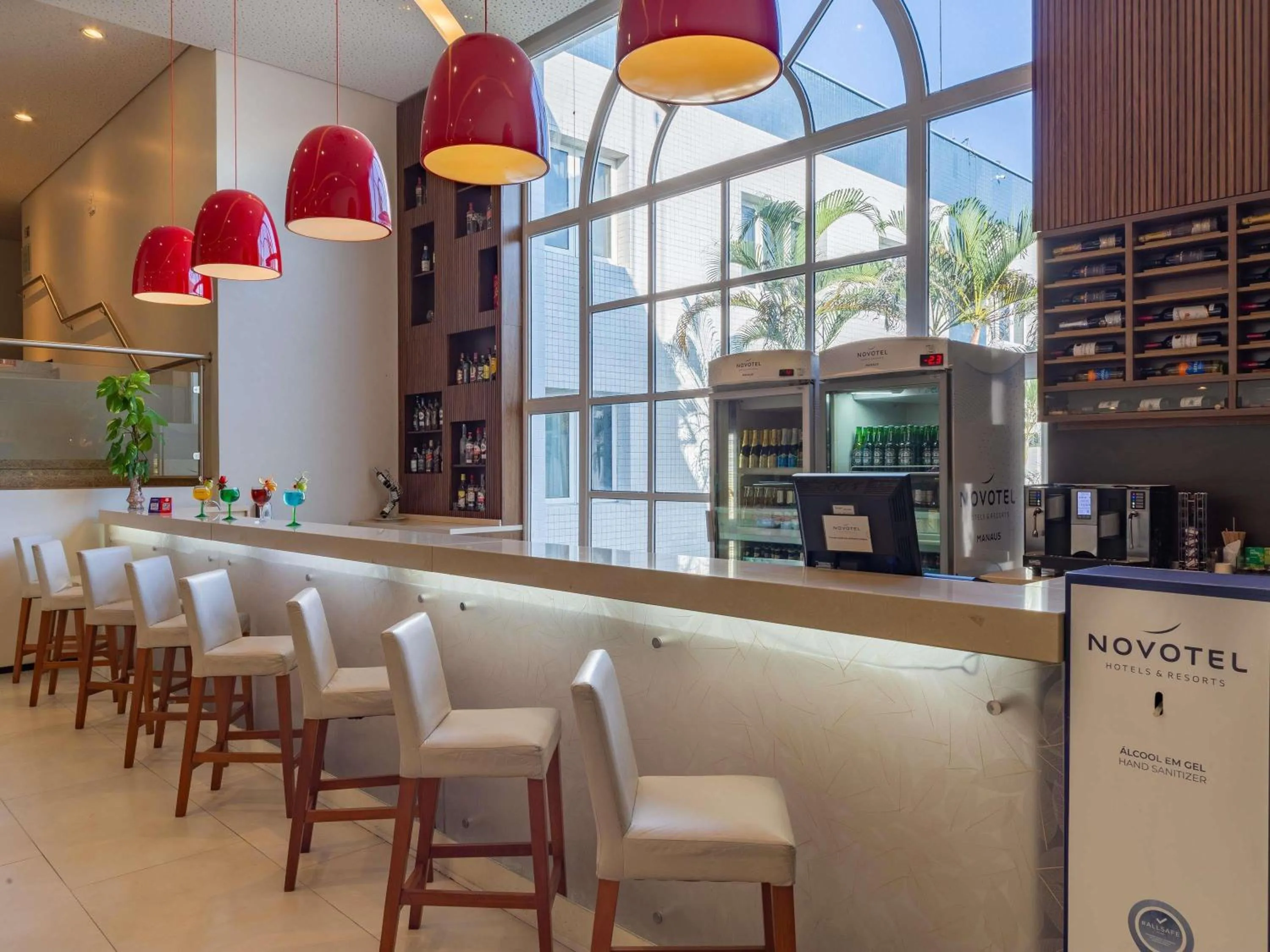 Lounge or bar in Novotel Manaus