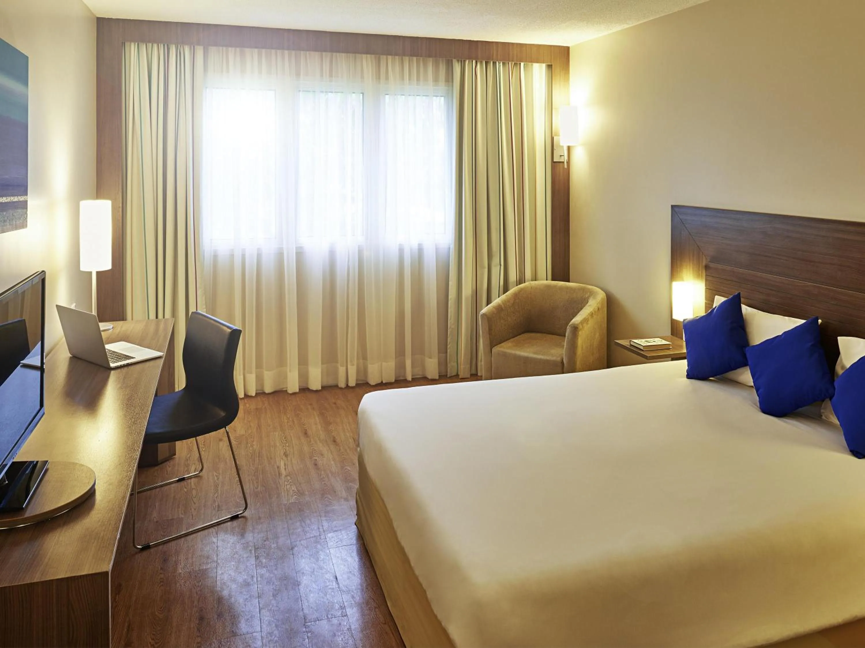 Bedroom, Bed in Novotel Manaus