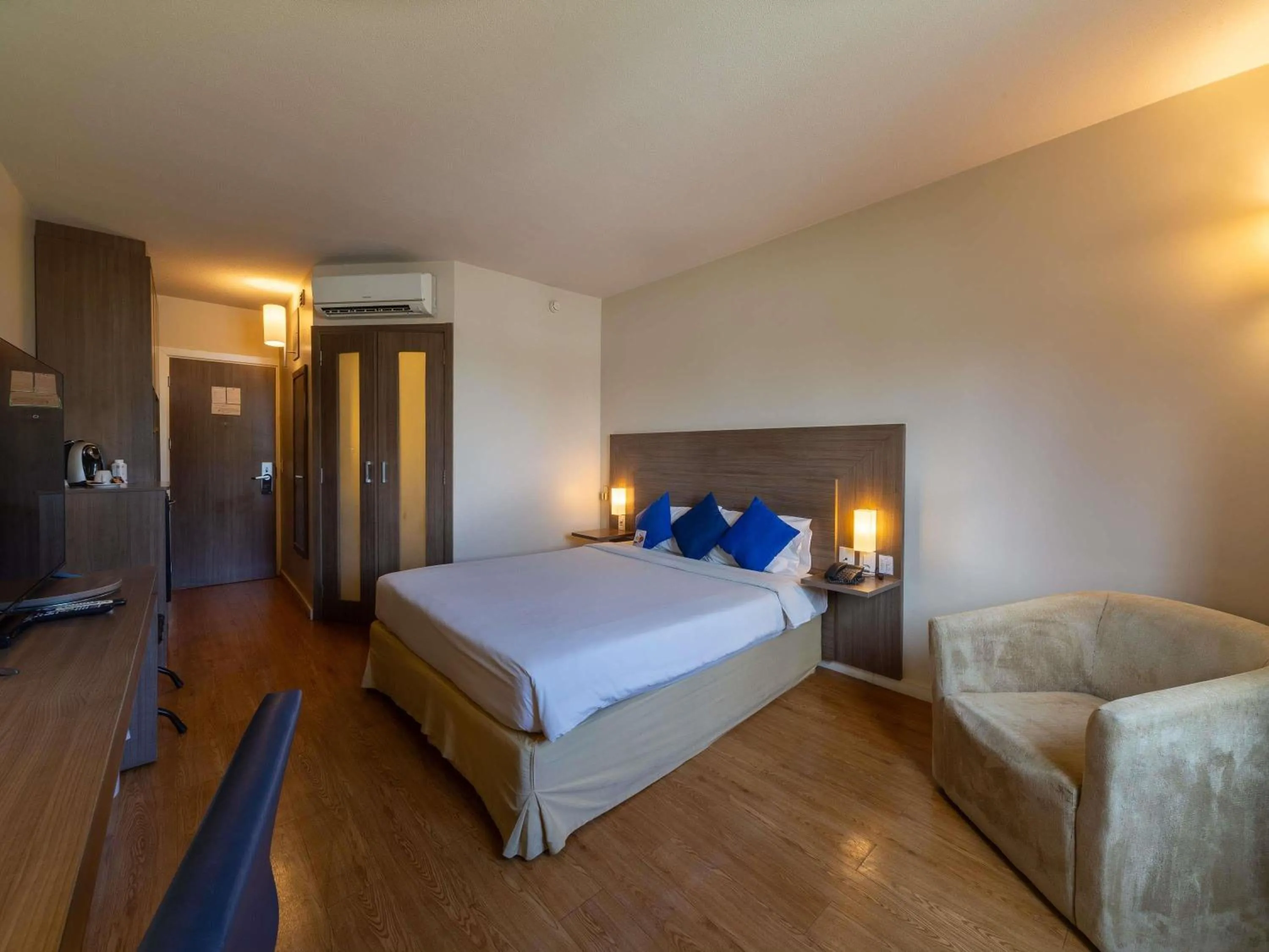 Bedroom, Bed in Novotel Manaus