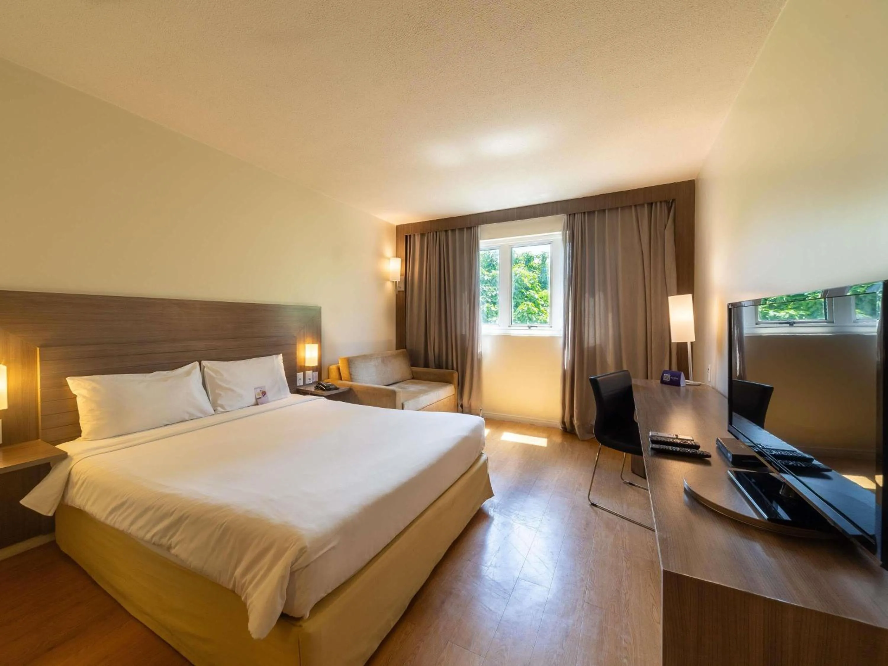 Bedroom, Bed in Novotel Manaus