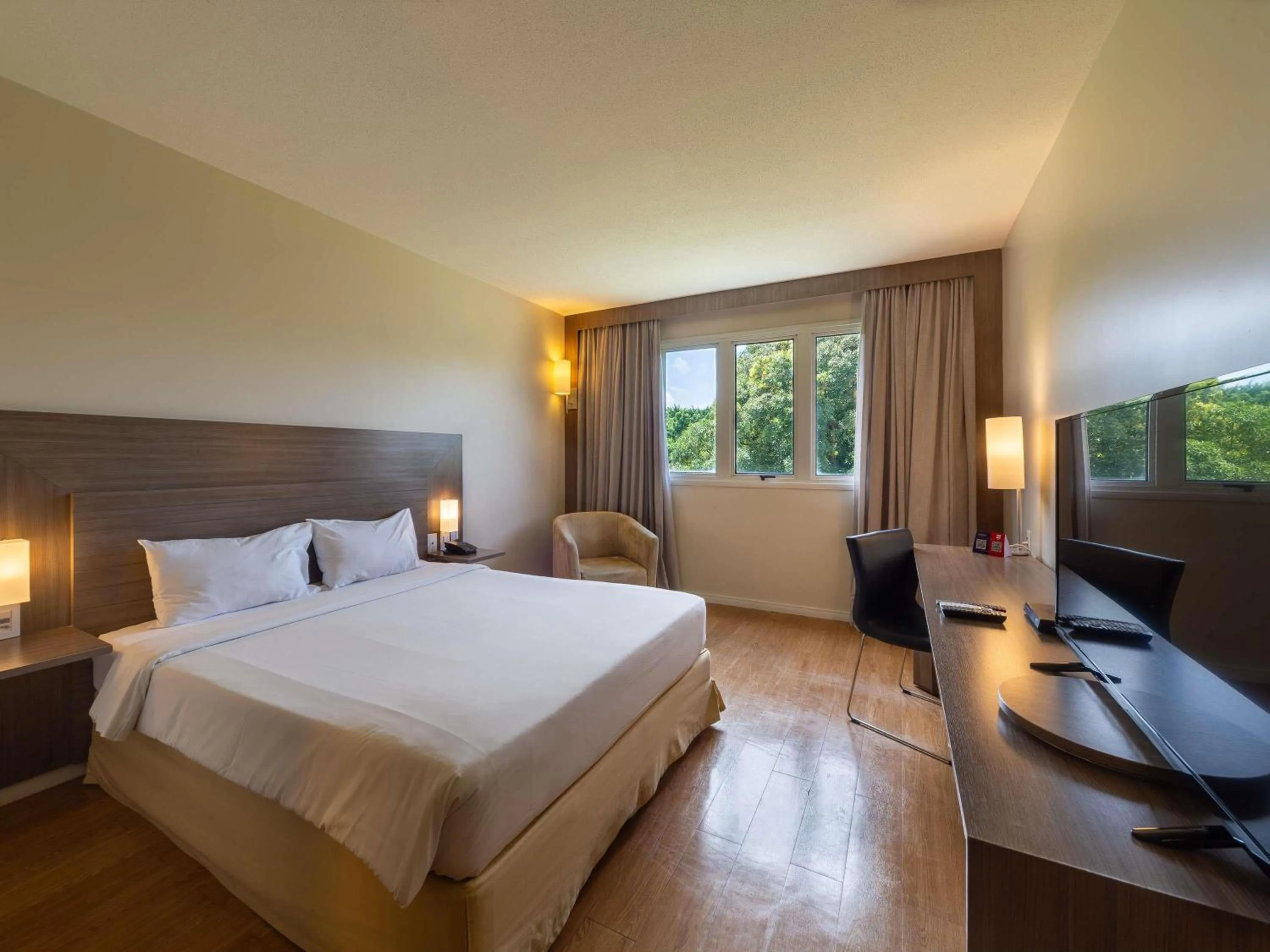 Bedroom, Bed in Novotel Manaus