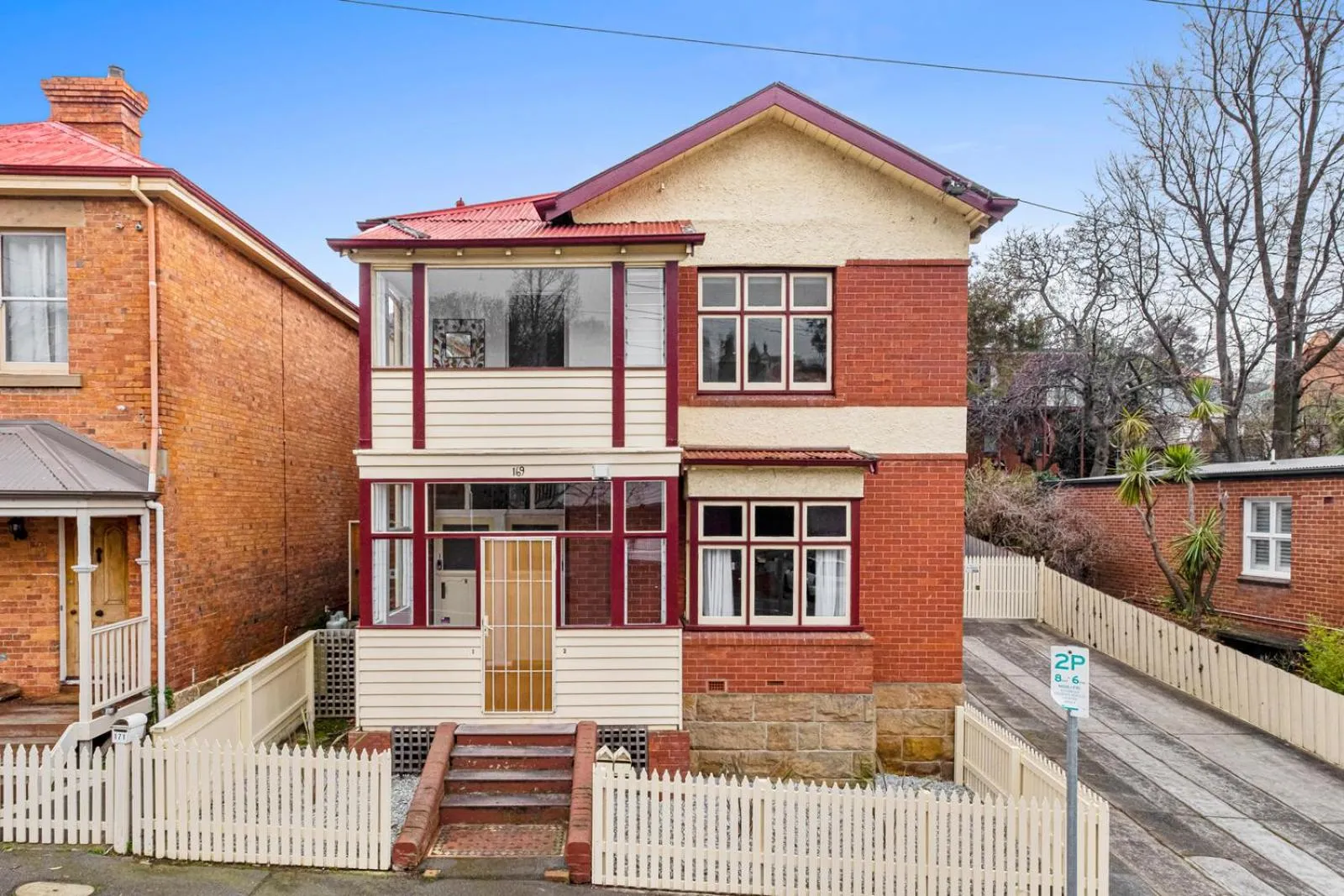 Sunny apartment on the fringe of the CBD