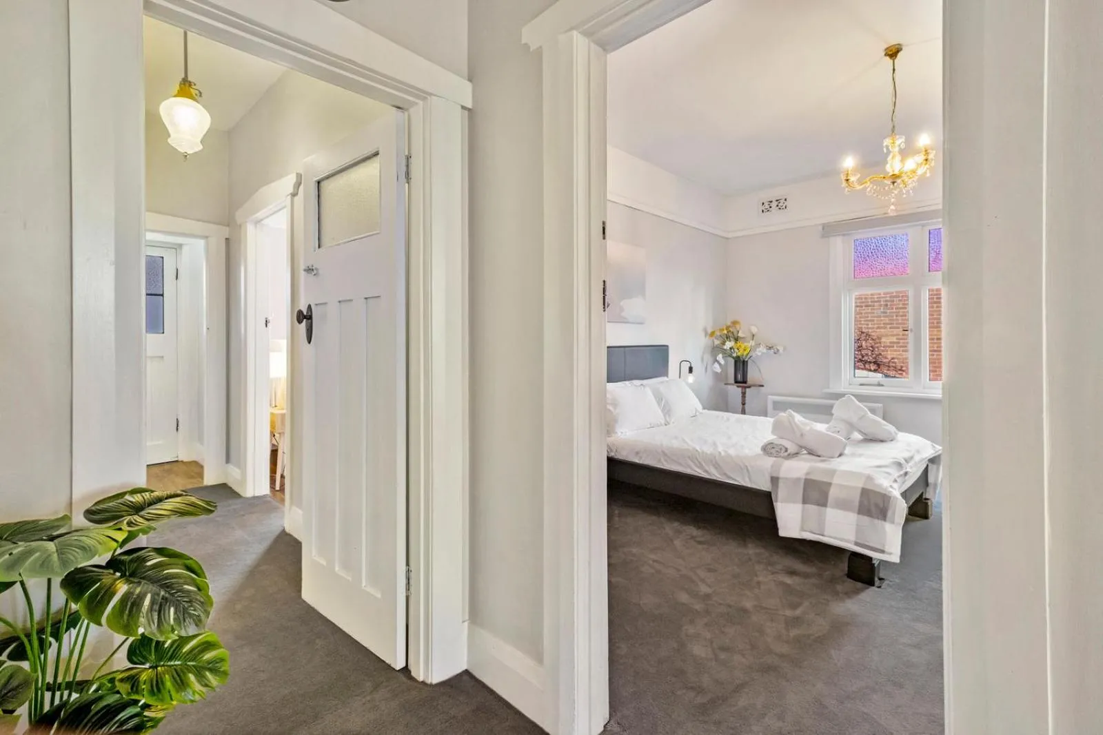 Sunny apartment on the fringe of the CBD