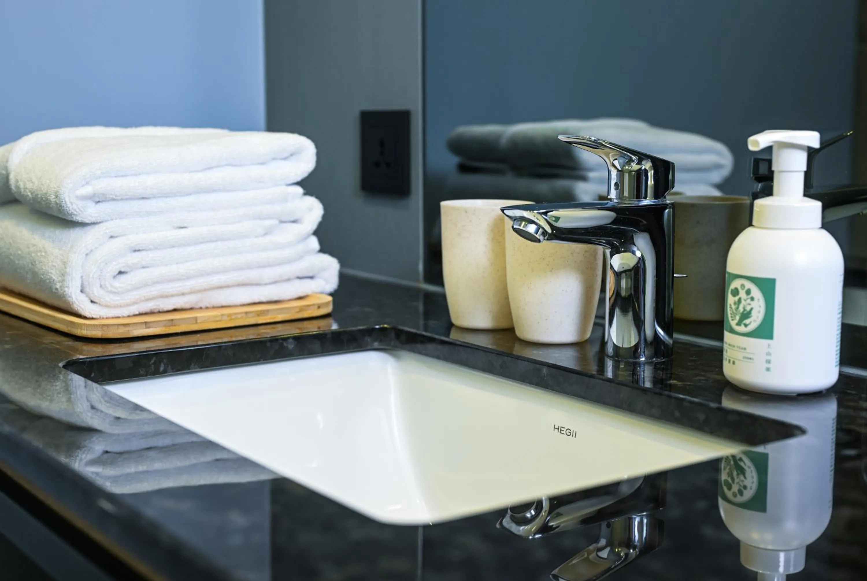 towels in OOD Hotel Taipei HangZhou
