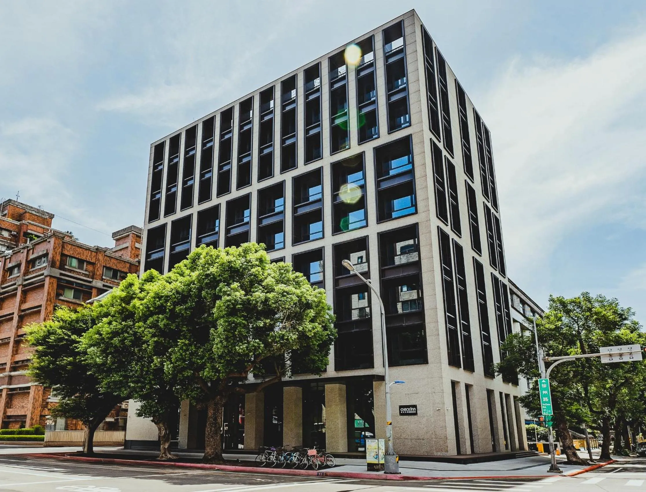 Property building in OOD Hotel Taipei HangZhou