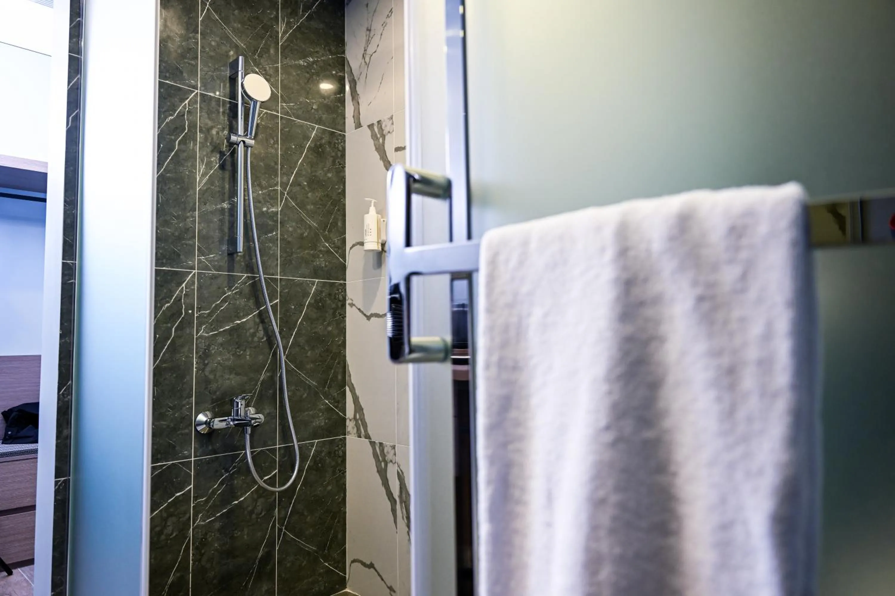 Shower in OOD Hotel Taipei HangZhou
