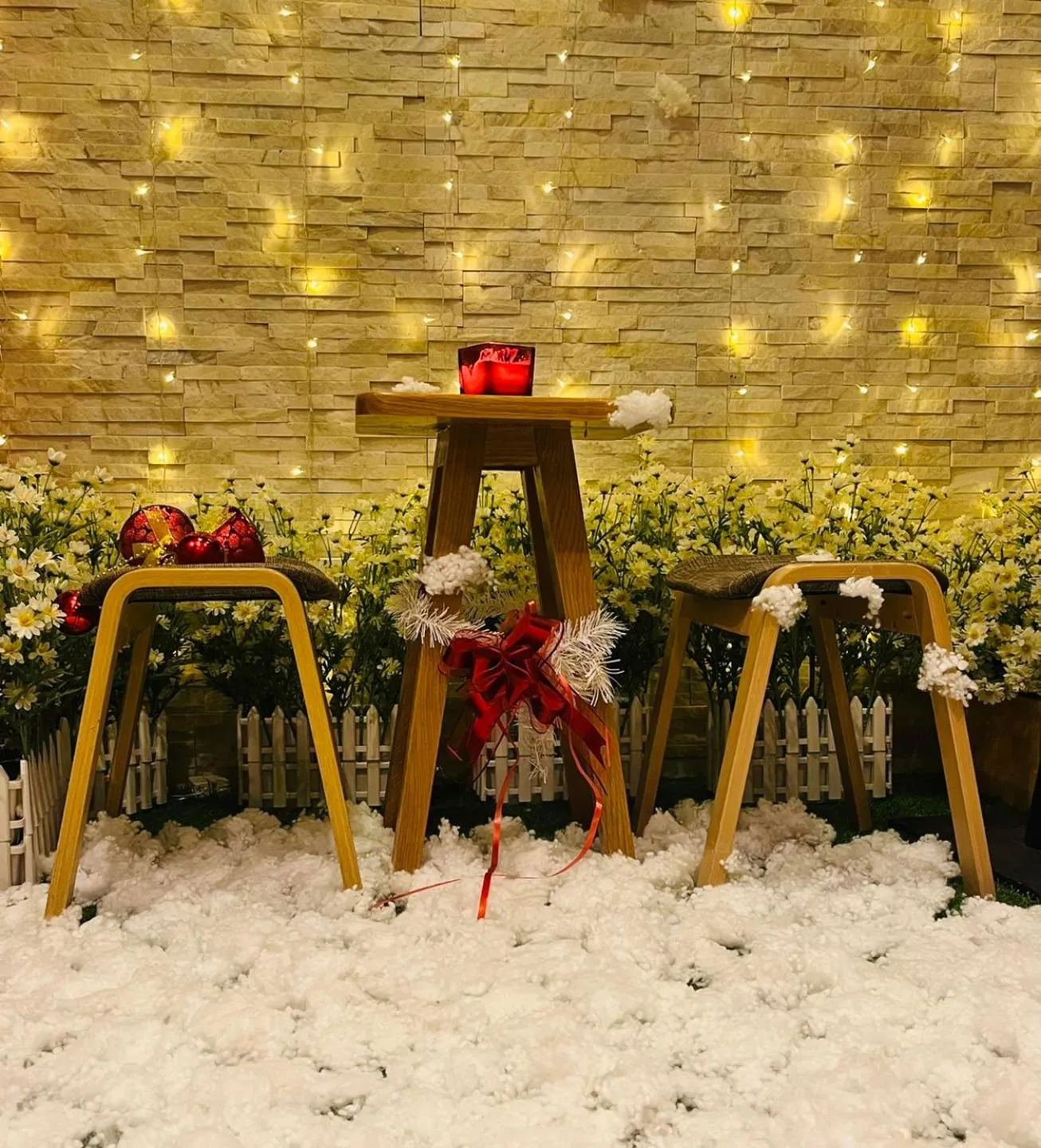 Communal lounge/ TV room in Phương Anh Valley Hotel