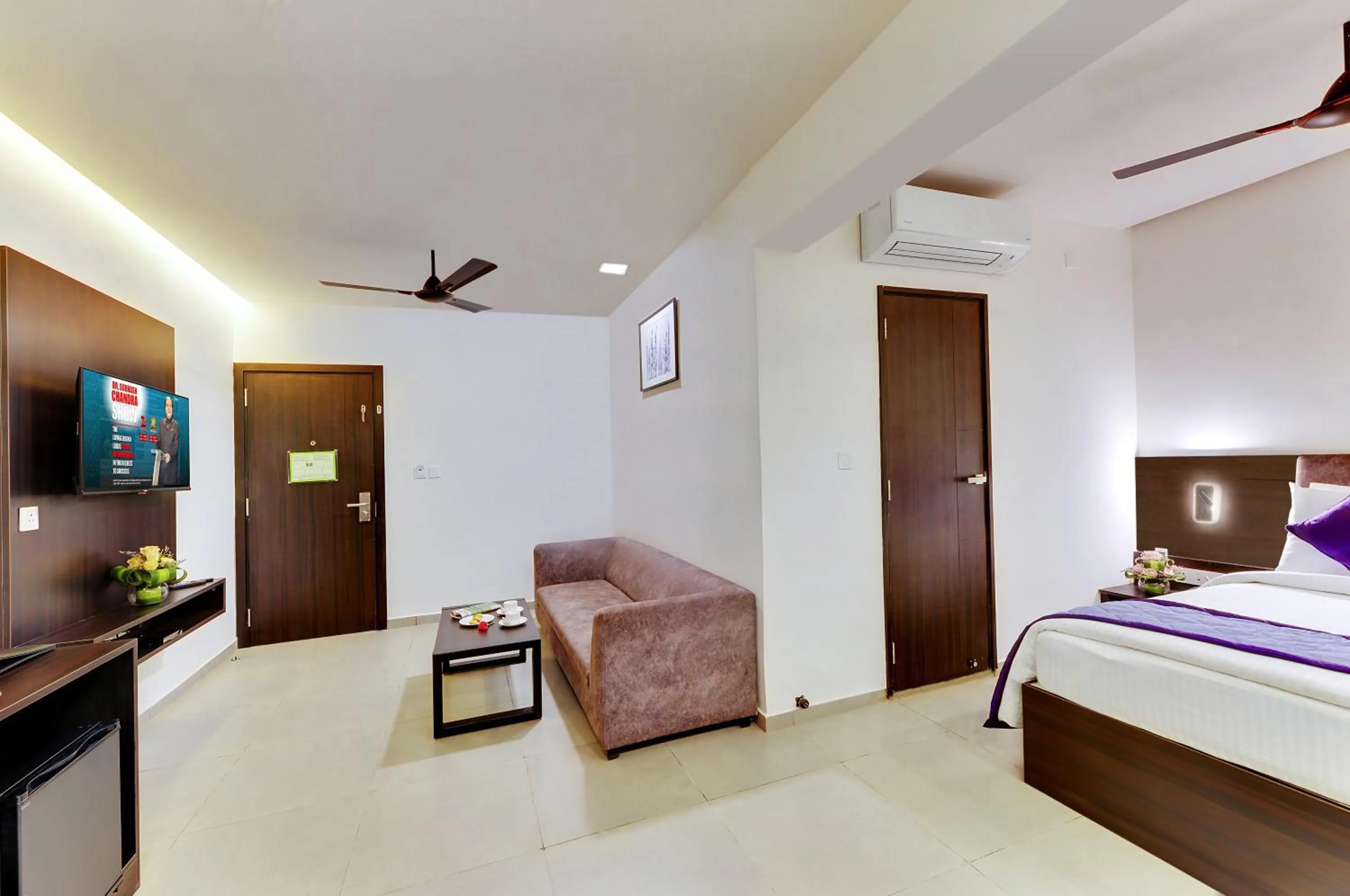 TV and multimedia in The Lavender Hotel