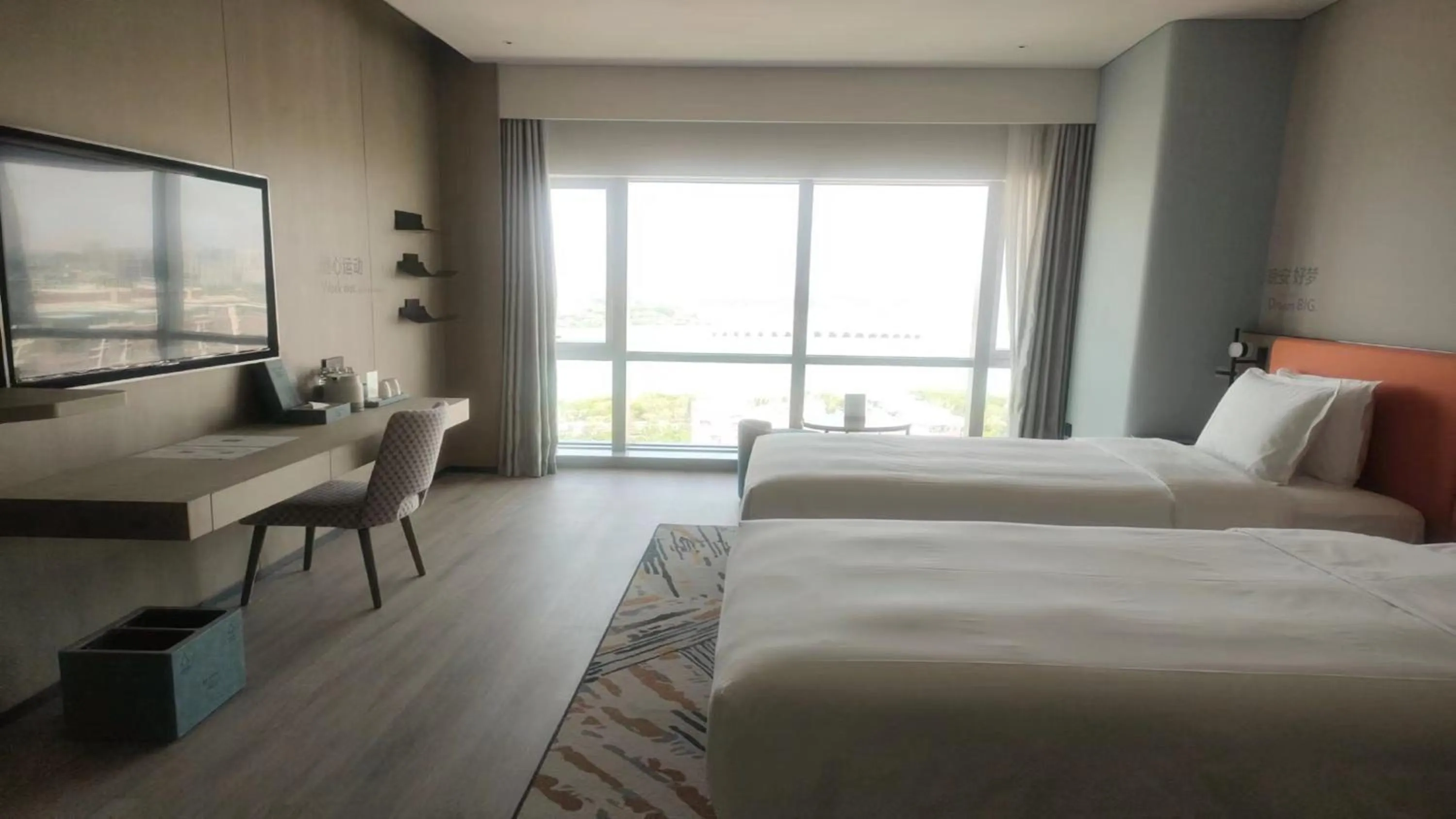 Photo of the whole room, Bed in EVEN Hotel Yinchuan Yuehai by IHG