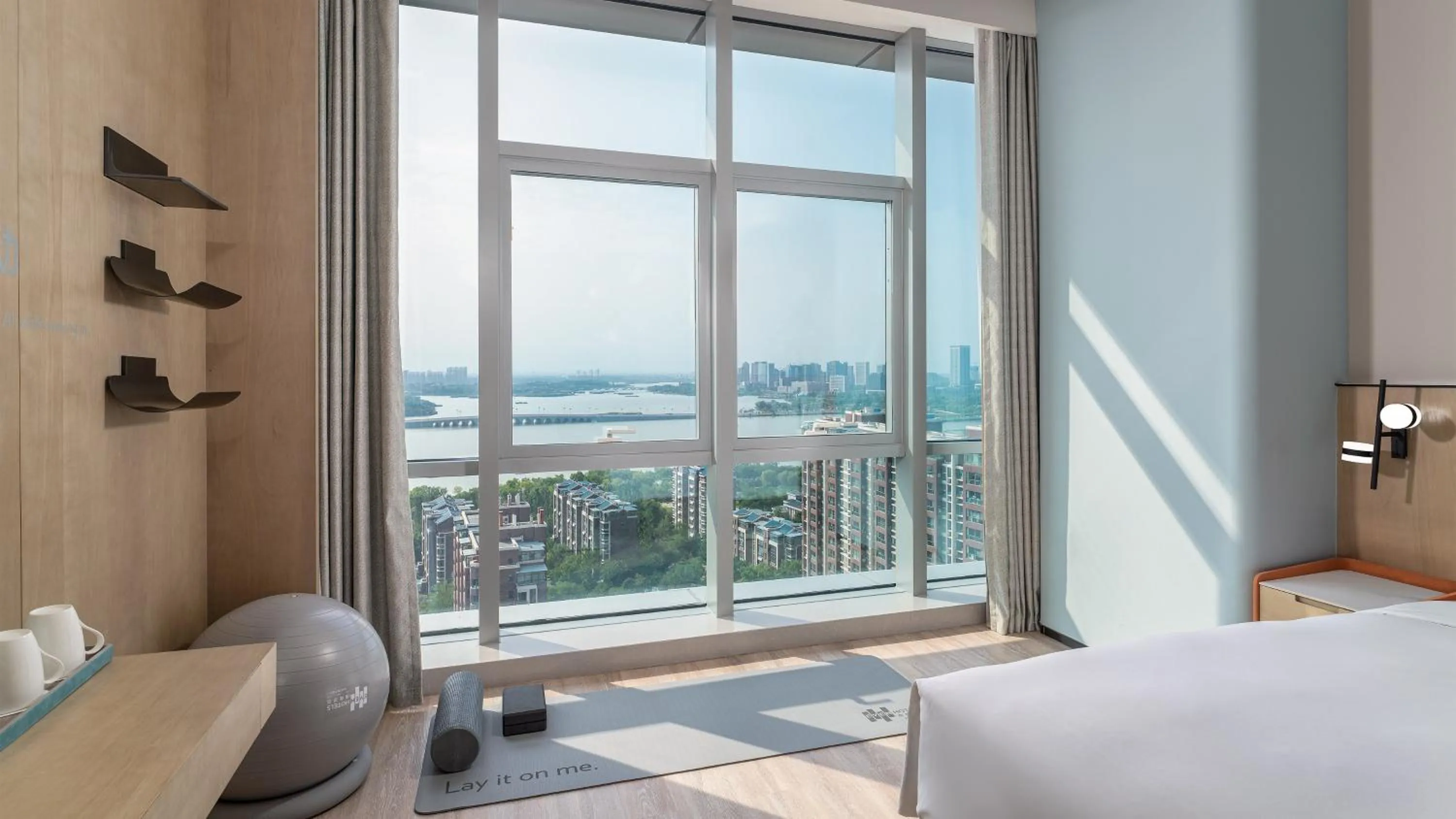 Photo of the whole room, Bed in EVEN Hotel Yinchuan Yuehai by IHG