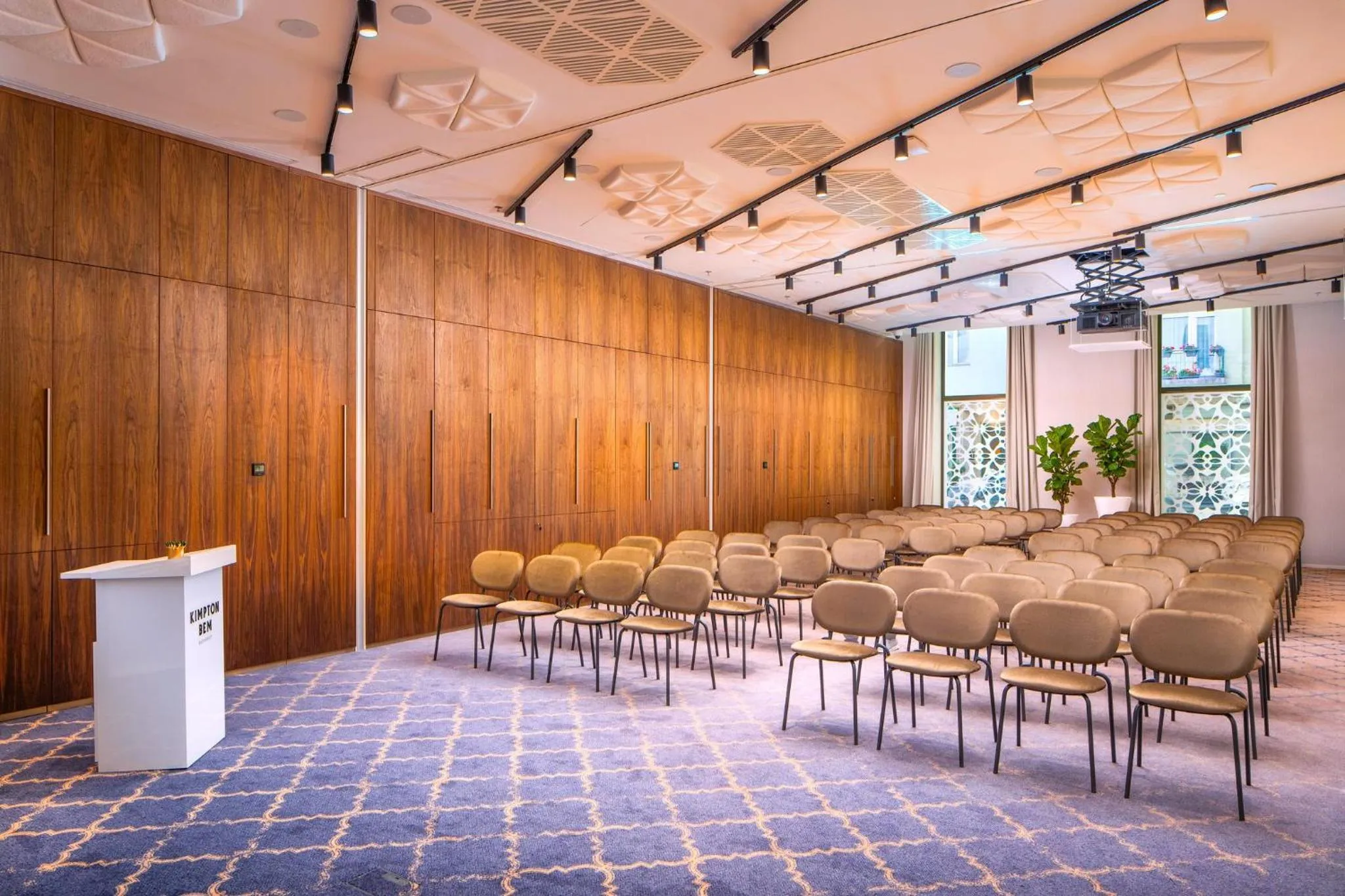 Meeting/conference room in Kimpton BEM Budapest by IHG