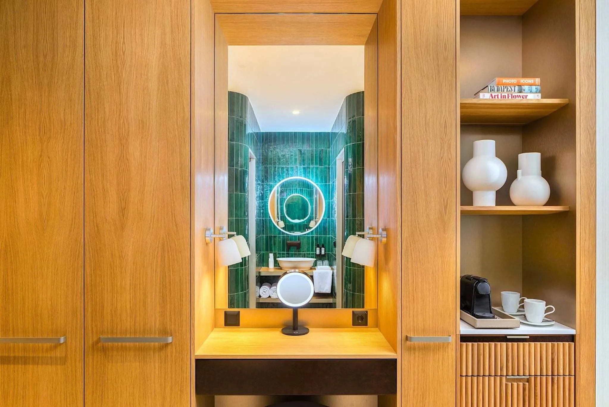 Photo of the whole room in Kimpton BEM Budapest by IHG