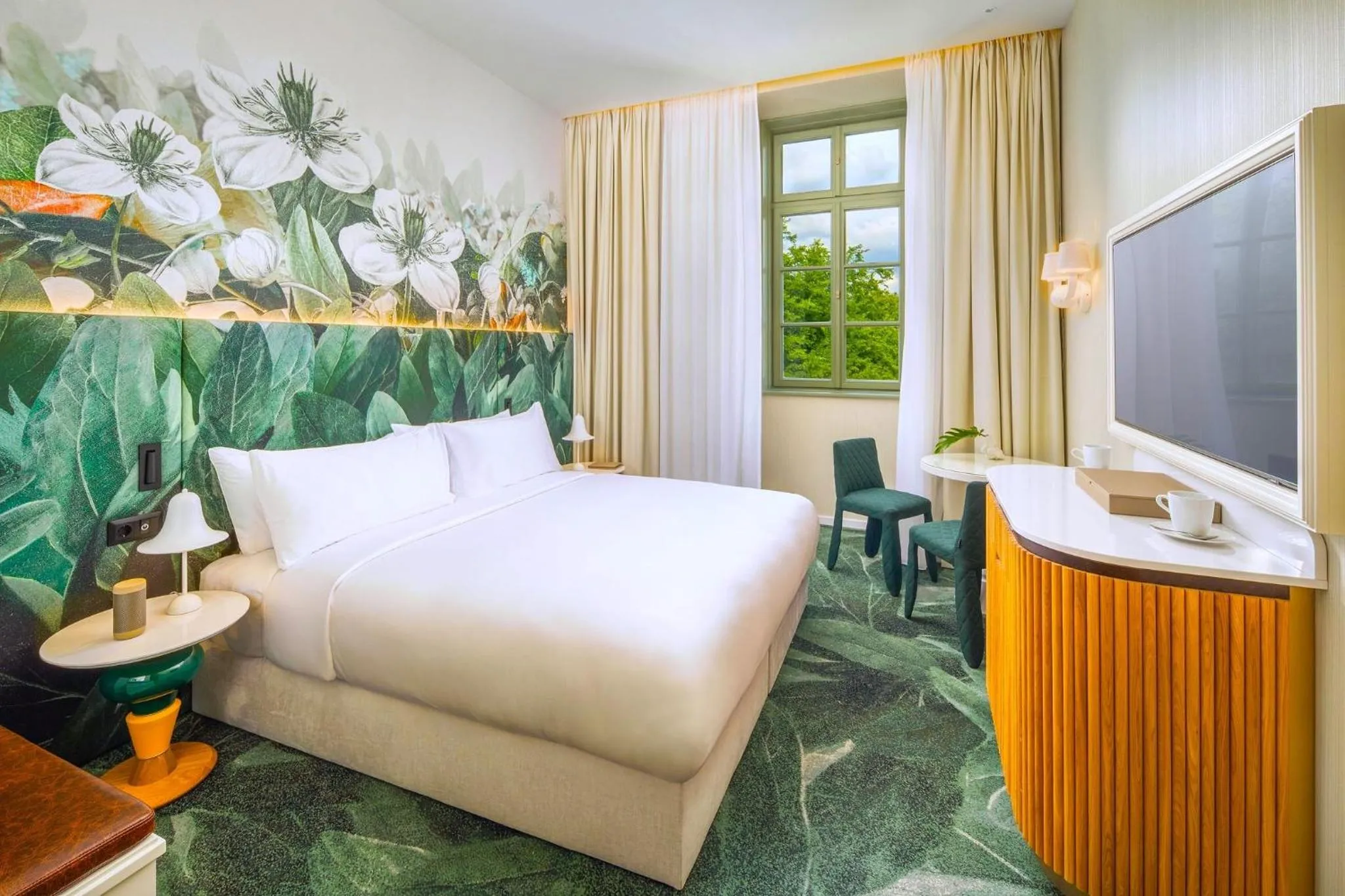 Photo of the whole room, Bed in Kimpton BEM Budapest by IHG