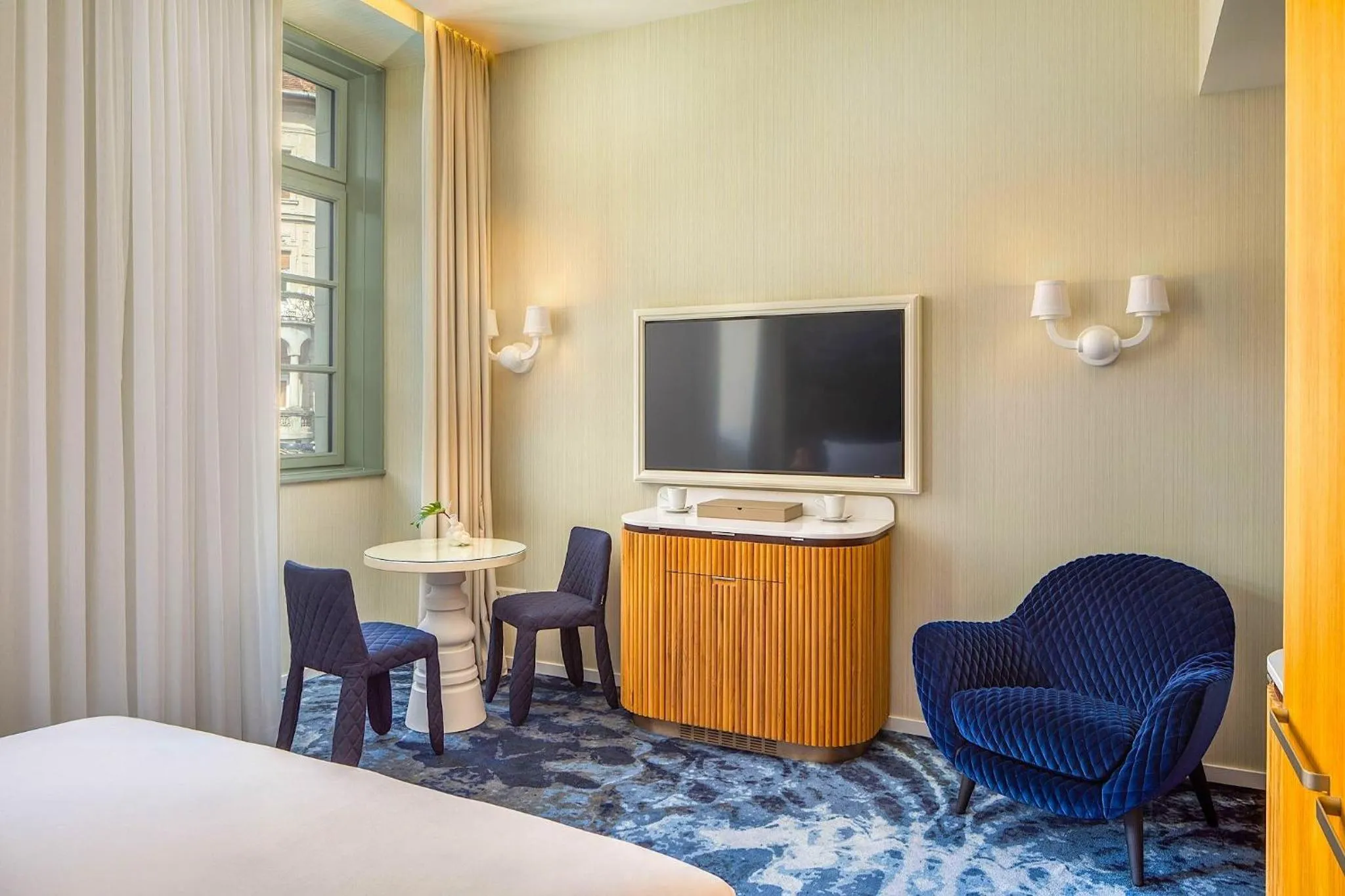 Photo of the whole room, Bed in Kimpton BEM Budapest by IHG