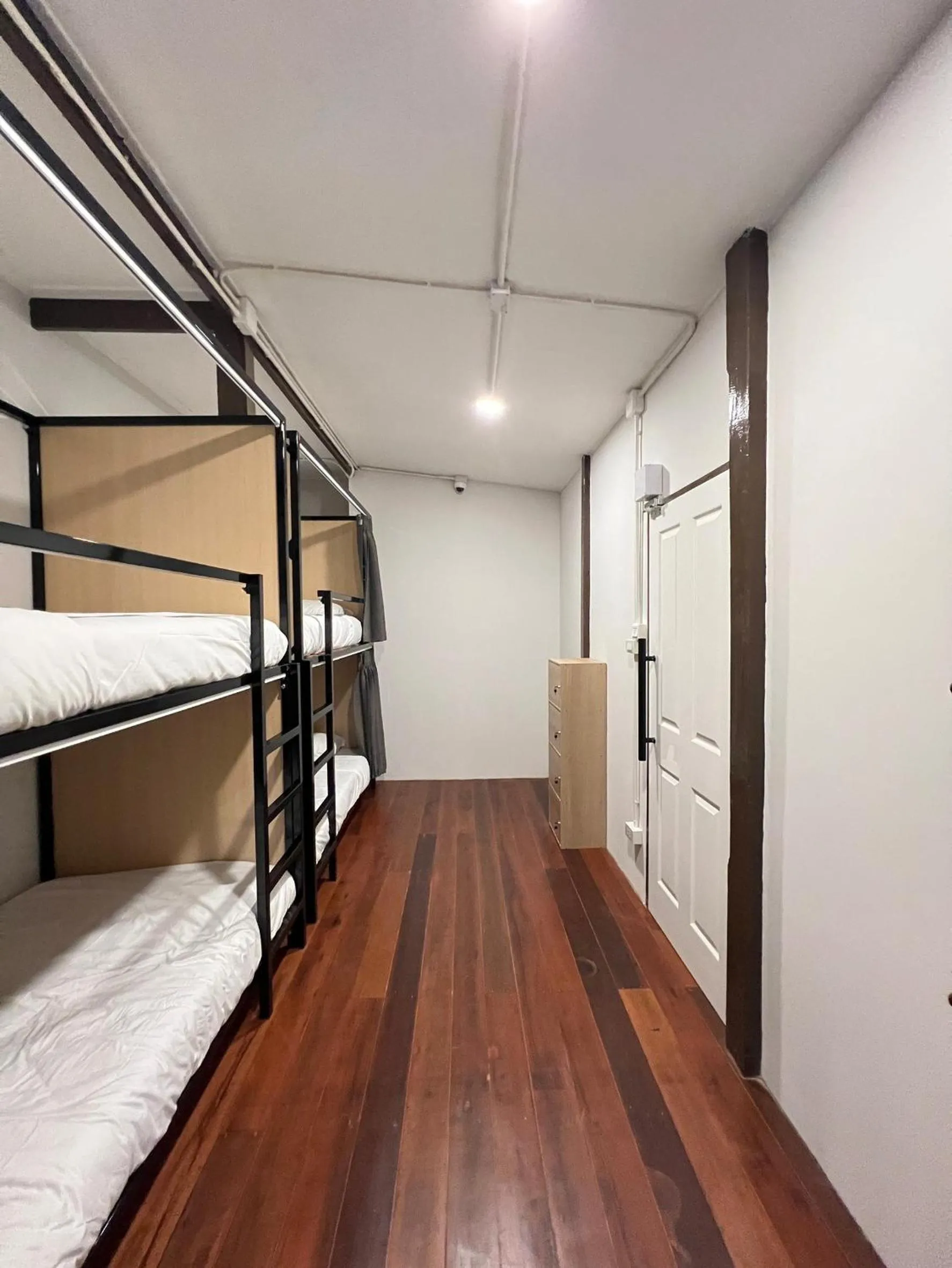 Bunk Bed in Male Dormitory Room  in House Ju