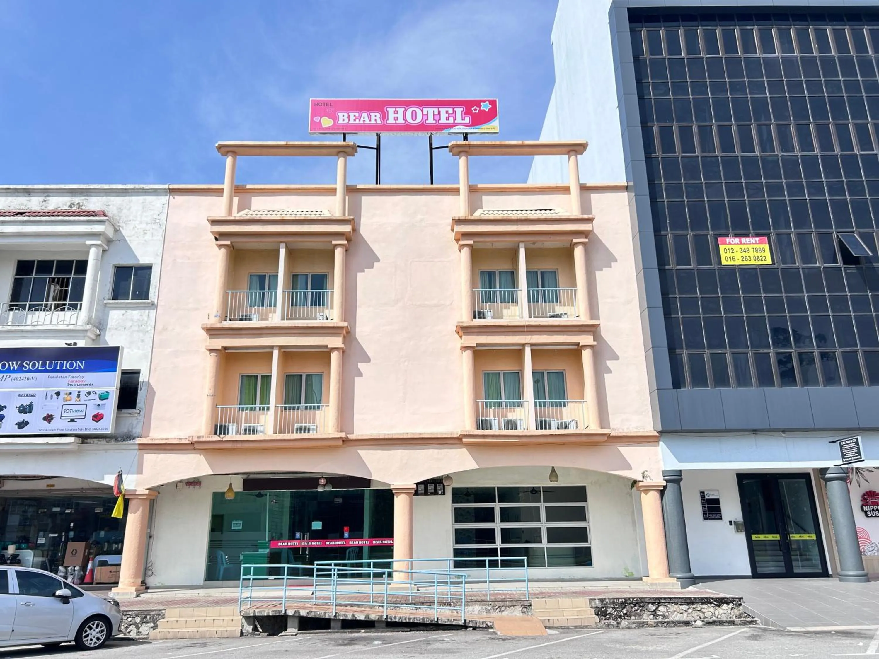 Property building in 8 Hotel Nilai / KLIA