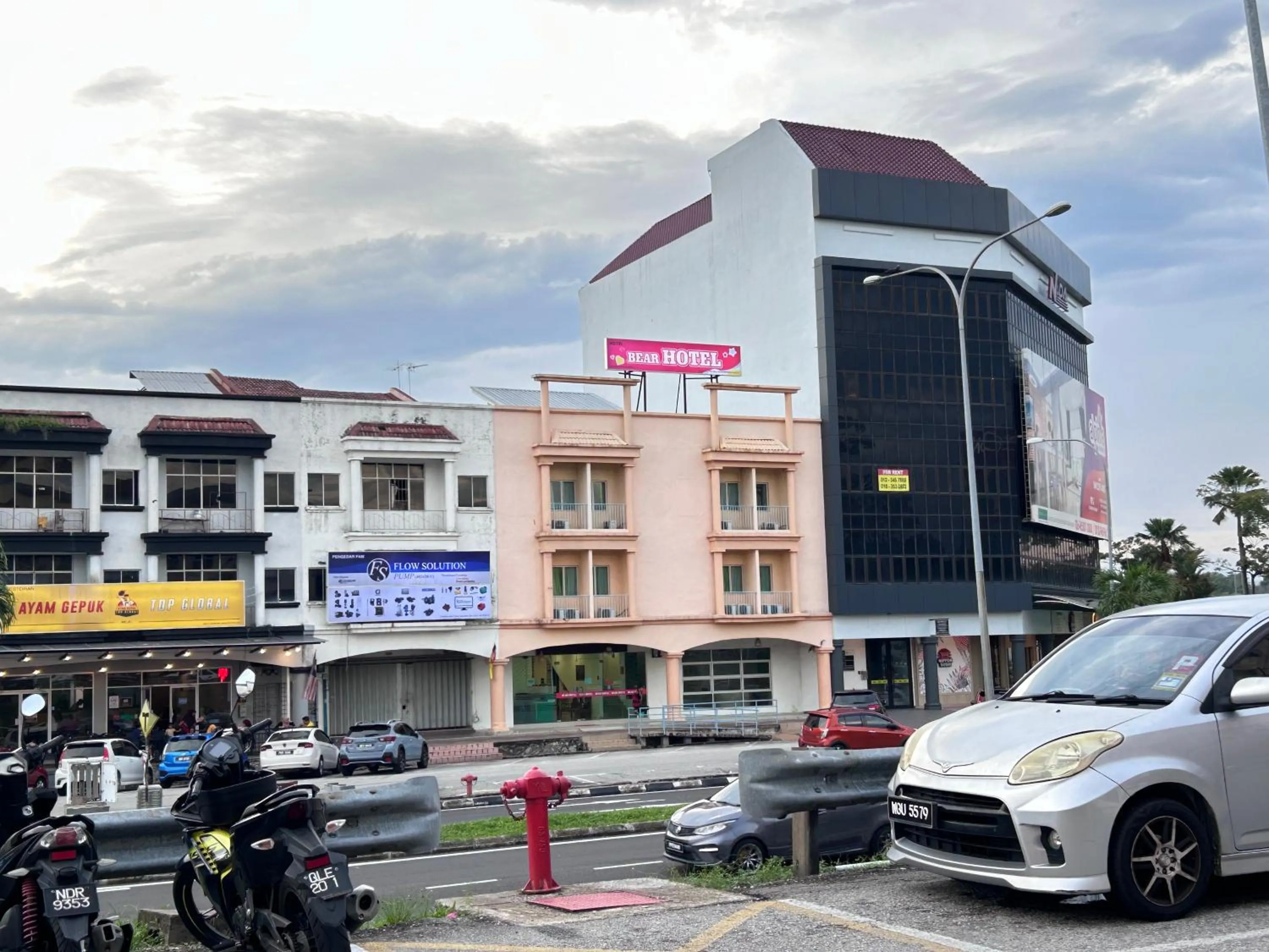 Property building in 8 Hotel Nilai / KLIA