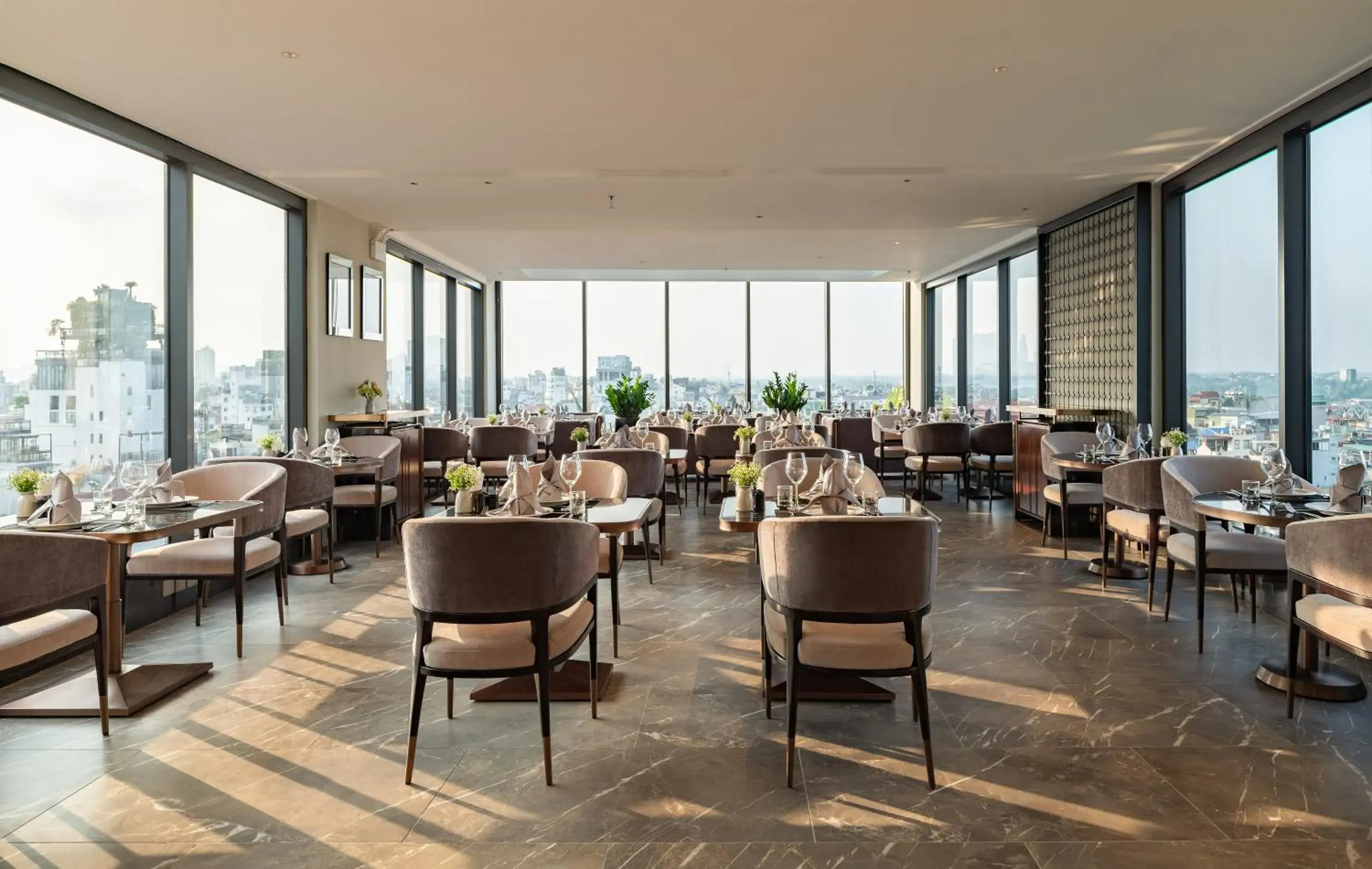 Restaurant/places to eat in CLASSYC Hotel Restaurant/places to eat in CLASSYC Hotel