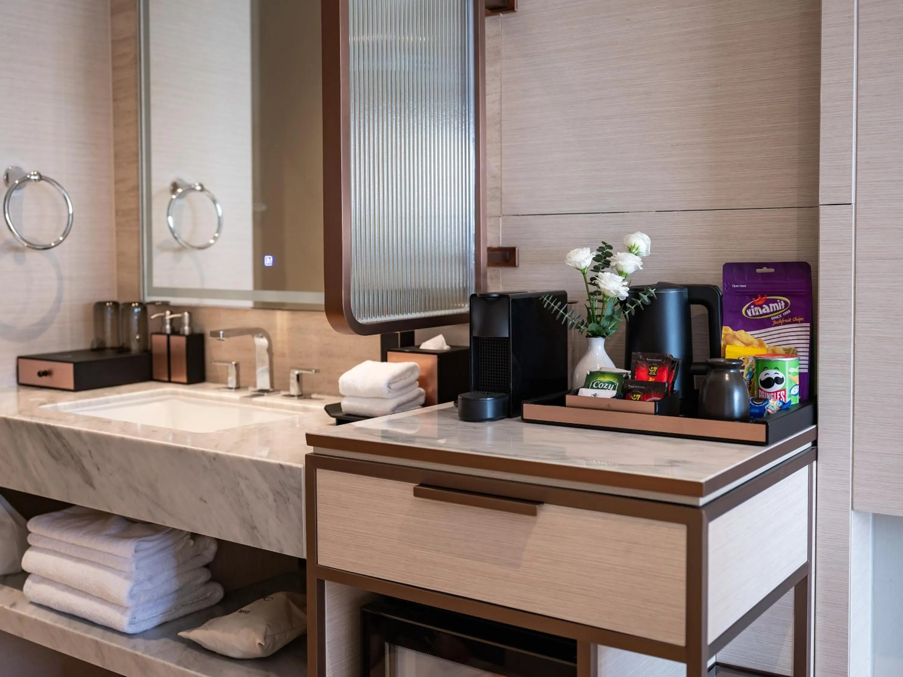 Bathroom, Bed in CLASSYC Hotel