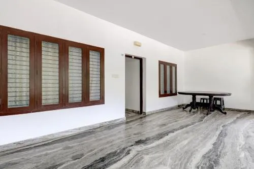 Super Hotel O Kazhakoottam Near AL SAJ Convention Centre