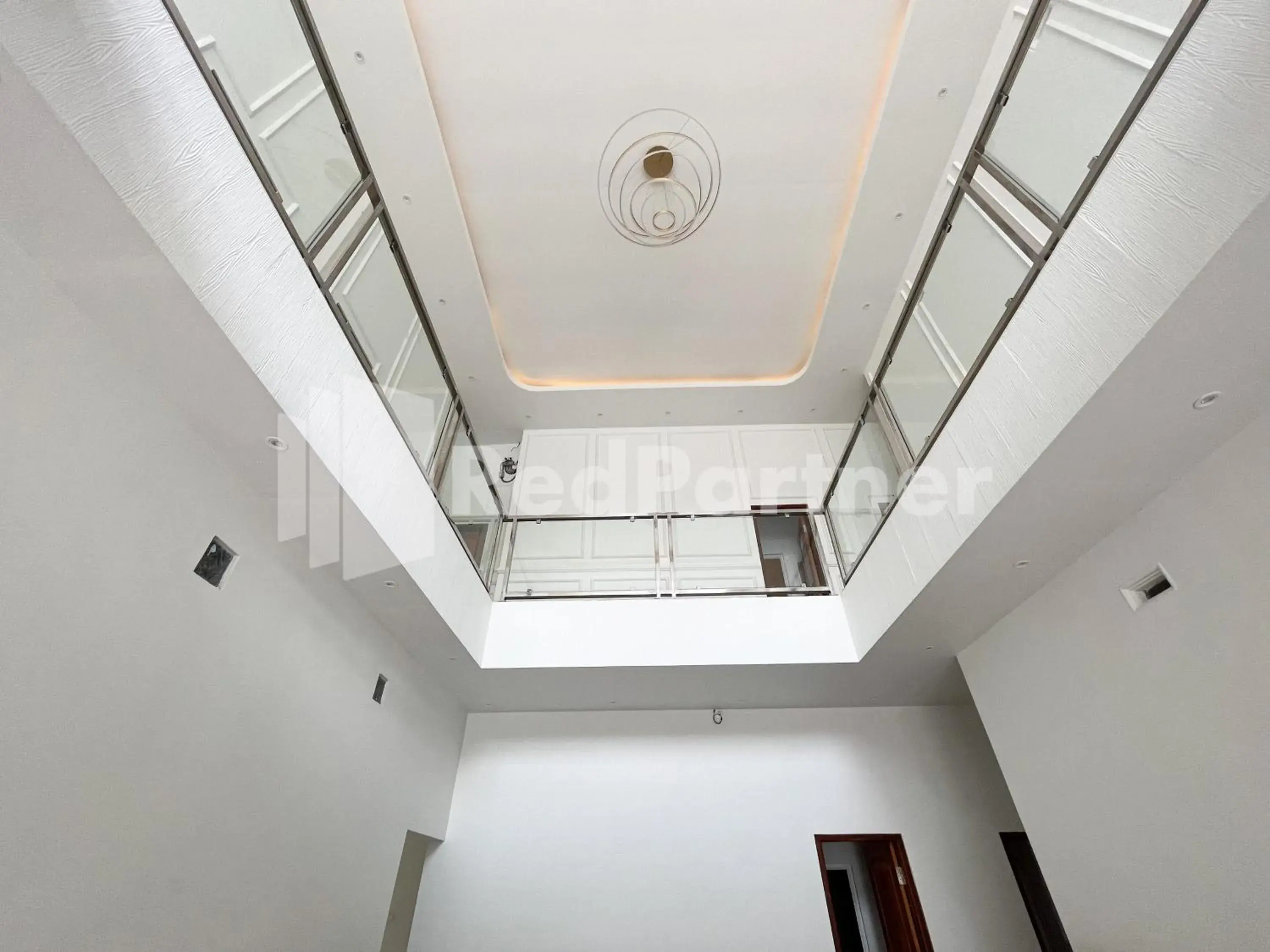 Facade/entrance in JENGGO Riverside Mitra RedDoorz near Kampung Inggris Pare Facade/entrance in JENGGO Riverside Mitra RedDoorz near Kampung Inggris Pare