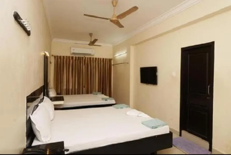 Bed in HOTEL BHARANI